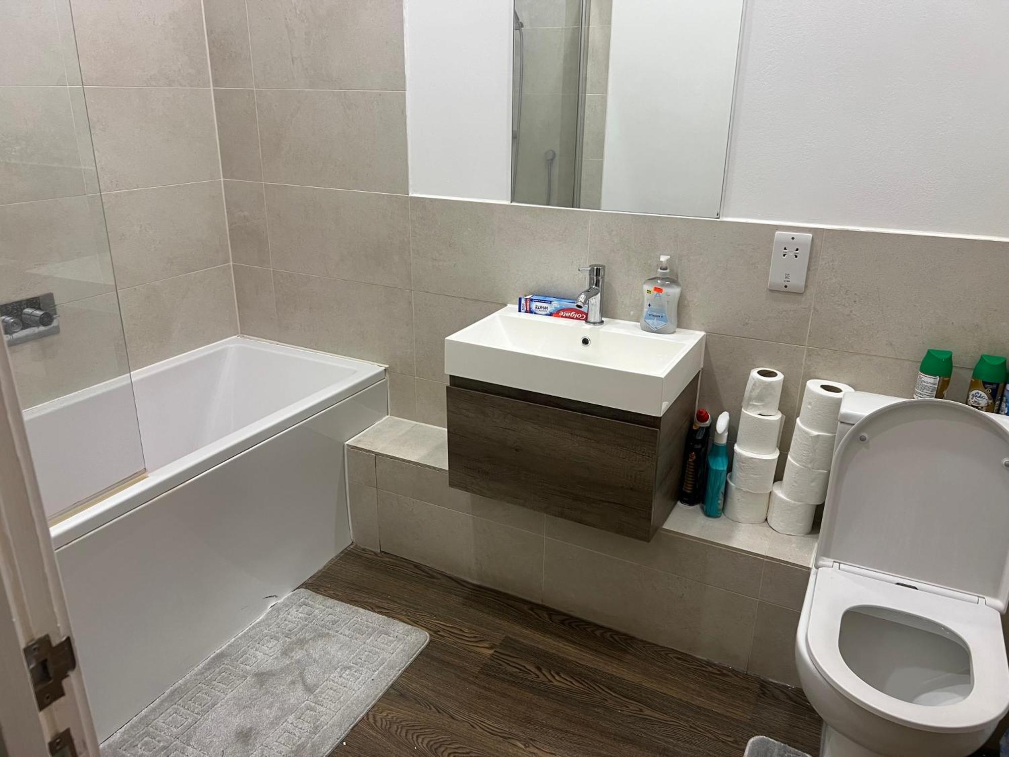 Dan 1bedroom Flat * London