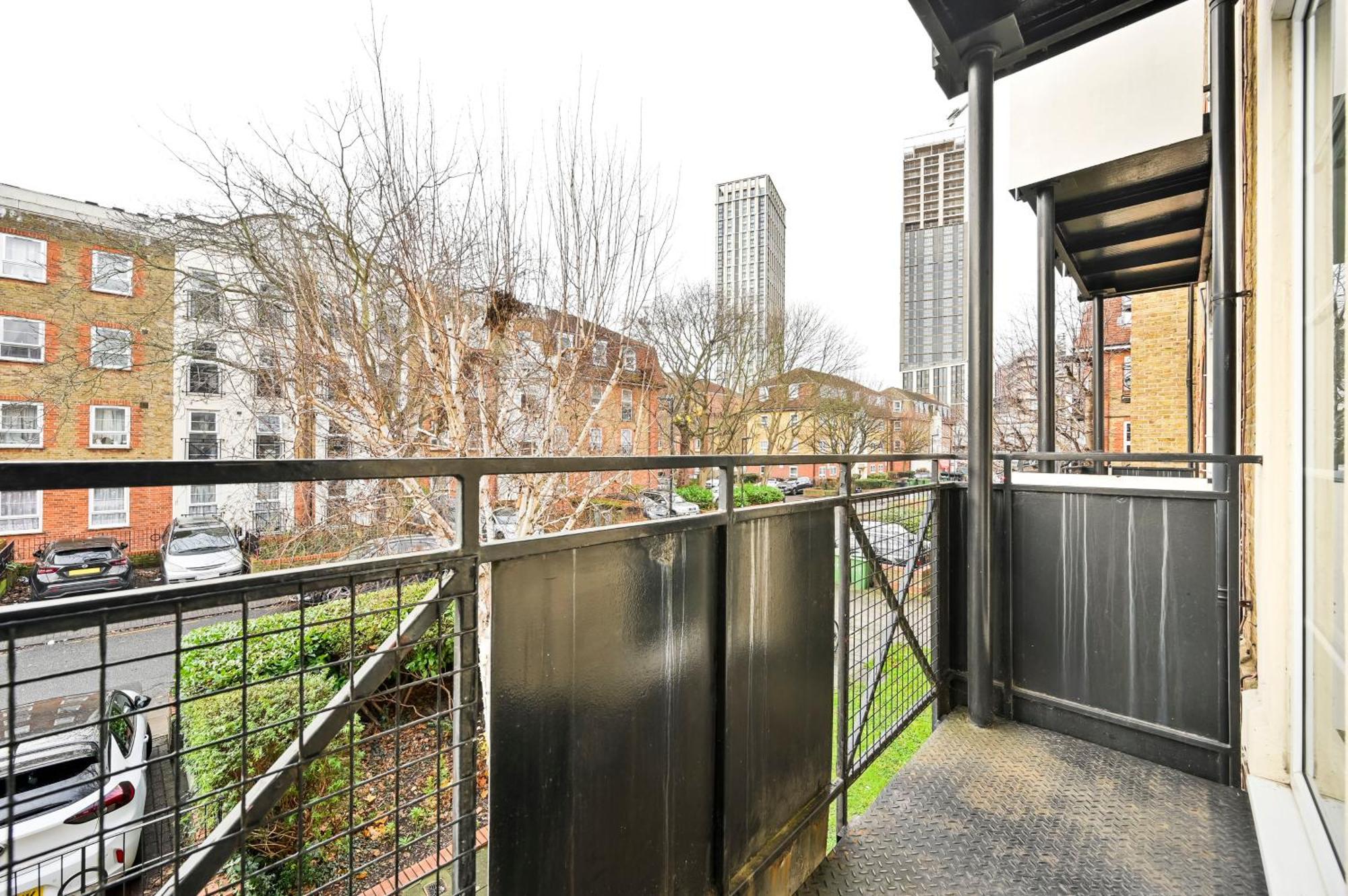 Perfect 1-bed E15, Sleeps 5, 1 Min From Tube Station, Near Westfields Apartment *