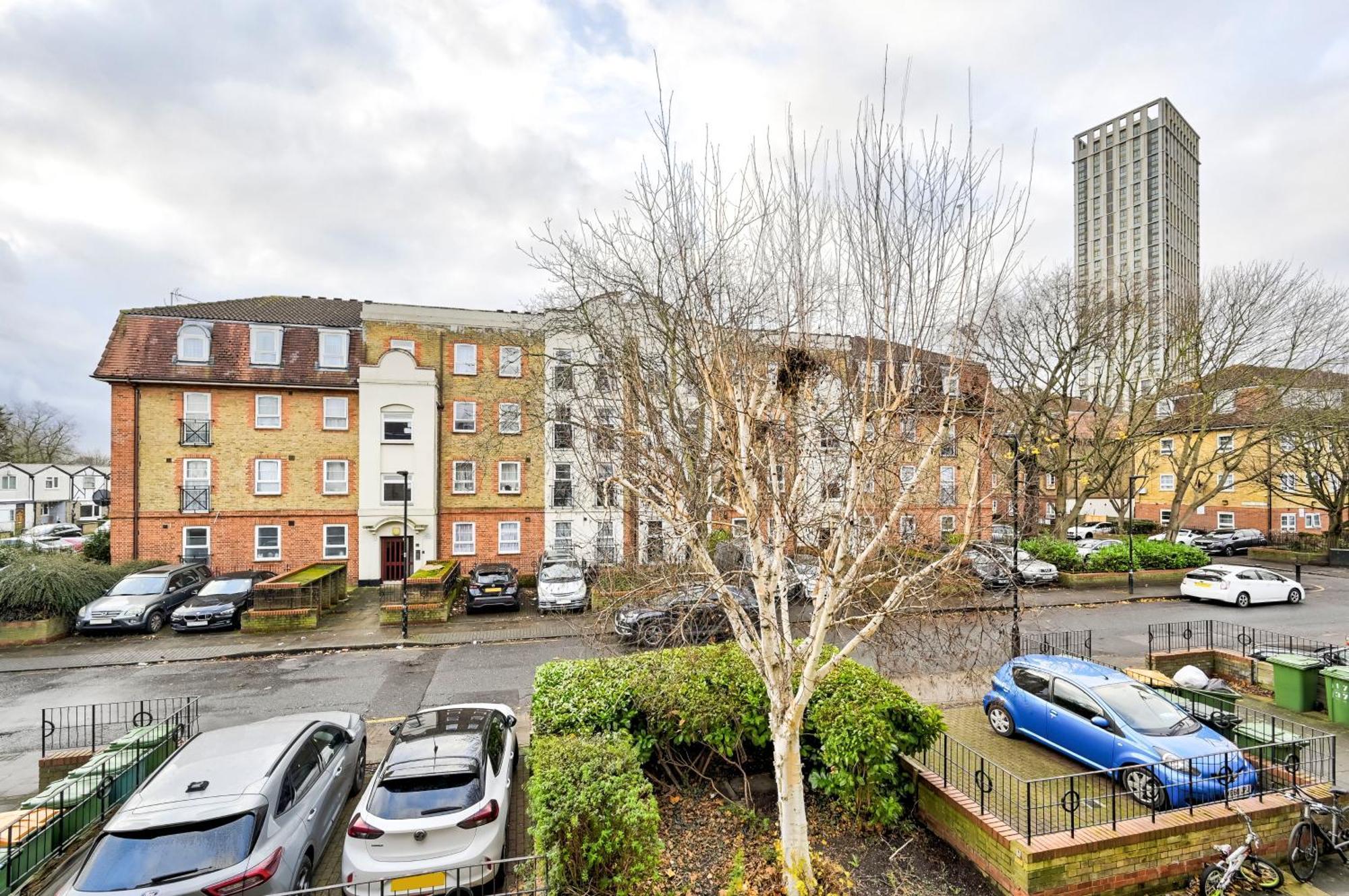 Perfect 1-bed E15, Sleeps 5, 1 Min From Tube Station, Near Westfields London