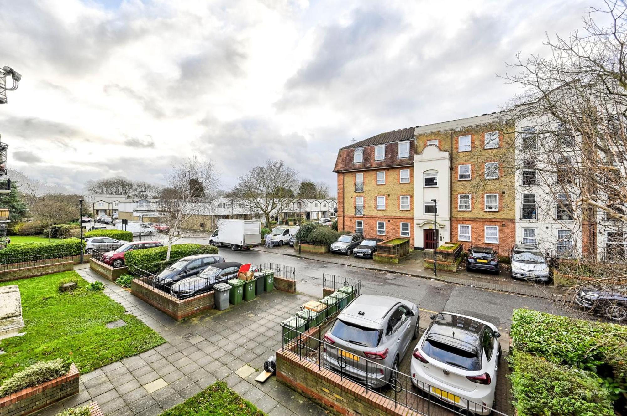 Perfect 1-bed E15, Sleeps 5, 1 Min From Tube Station, Near Westfields London