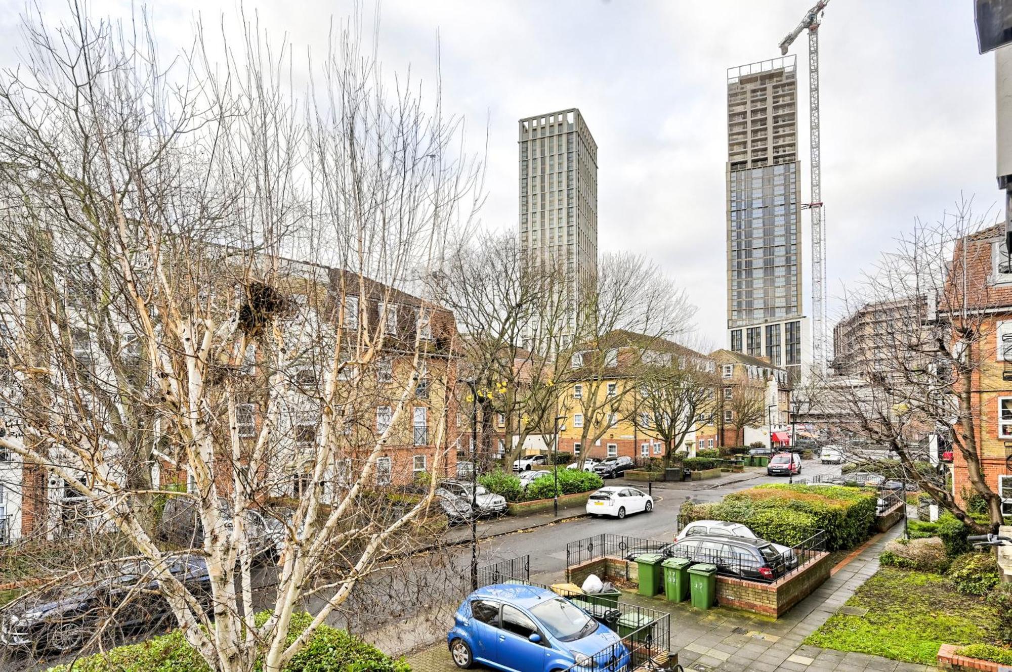Apartment Perfect 1-bed E15, Sleeps 5, 1 Min From Tube Station, Near Westfields London