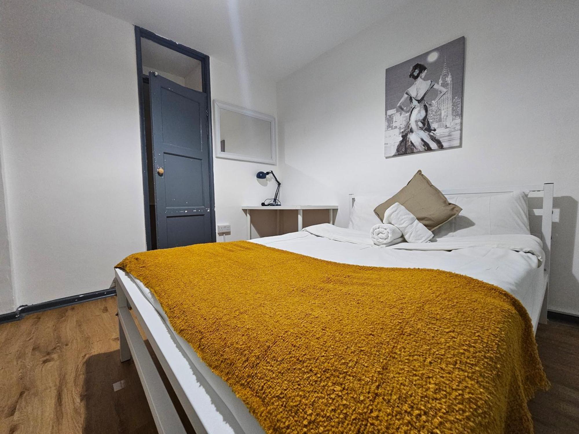 Guest house E14 London