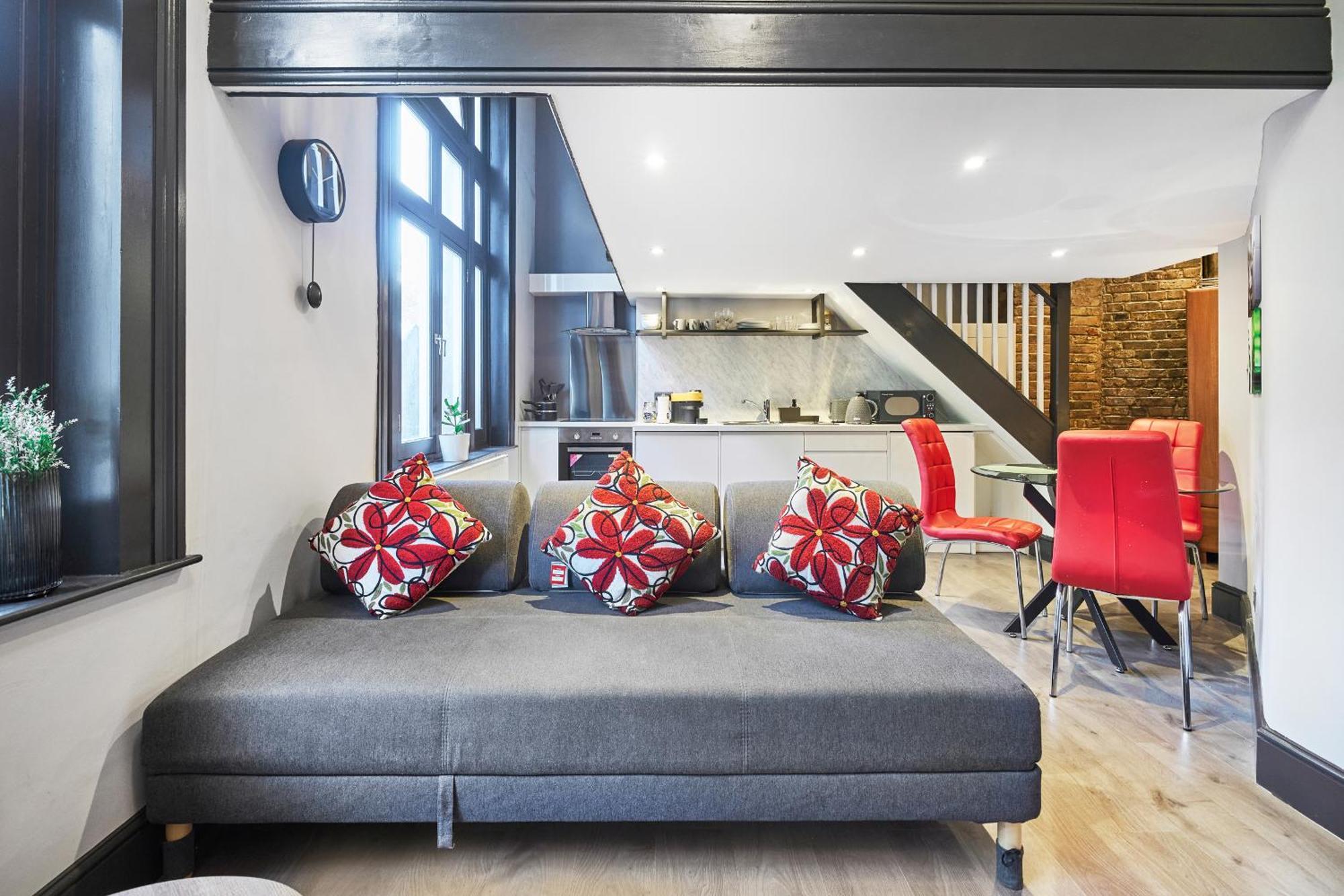 Exclusive Offers L Last-minute Specials L Newly Renovated 1 Bedroom Flat By Live Short Lets & Serviced L *