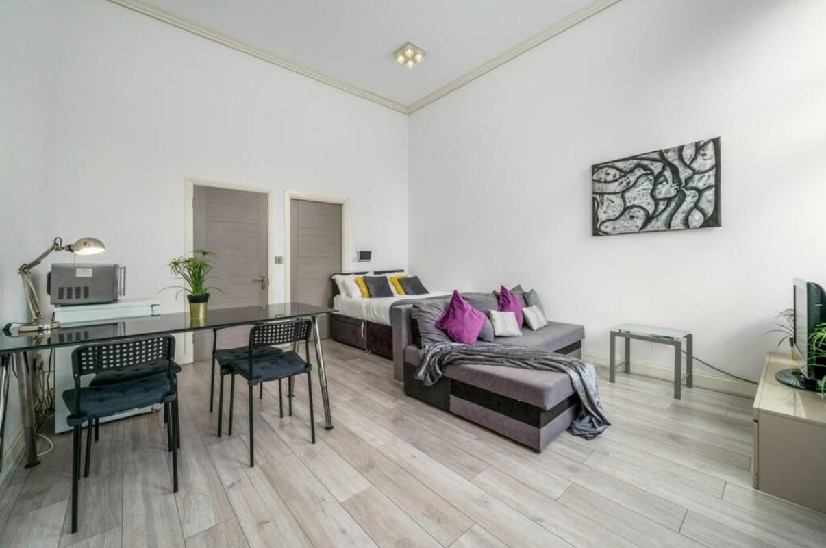 Luxurious Spacious 2 Bed W Terrace * London