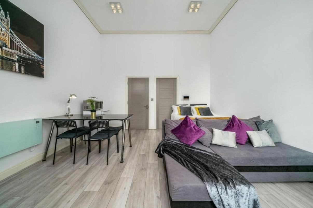 Apartment Luxurious Spacious 2 Bed W Terrace *