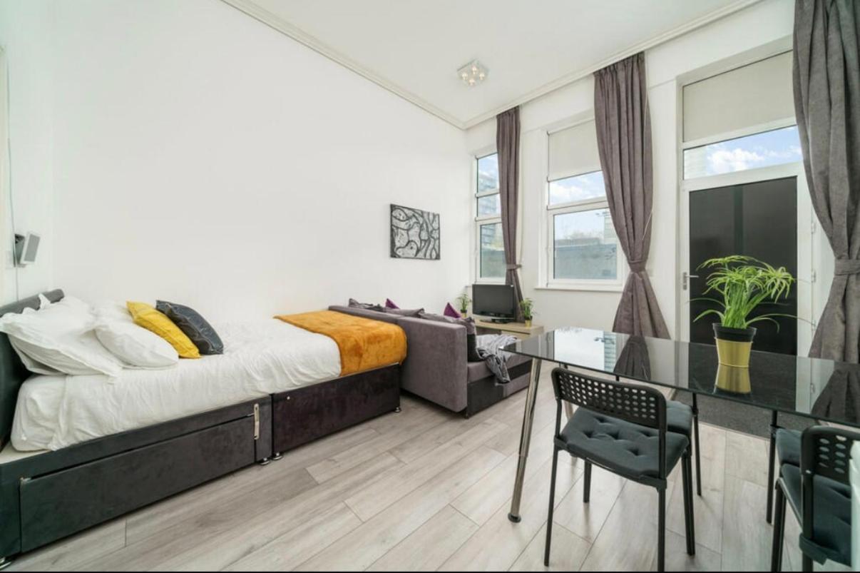 Apartment Luxurious Spacious 2 Bed W Terrace *