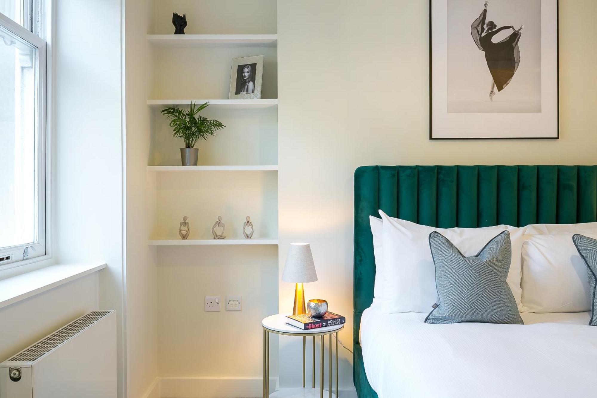 Urban Chic - Baker Street Apartment London