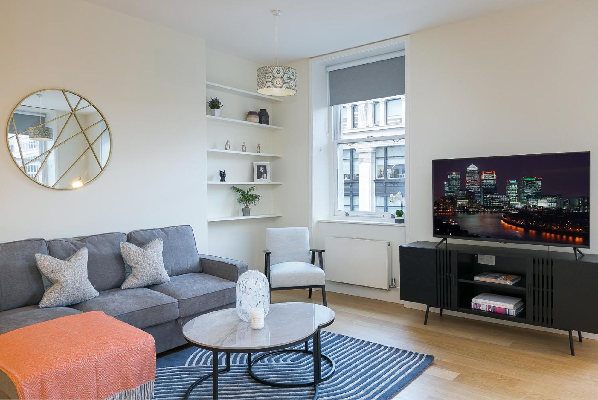 Urban Chic - Baker Street Apartment