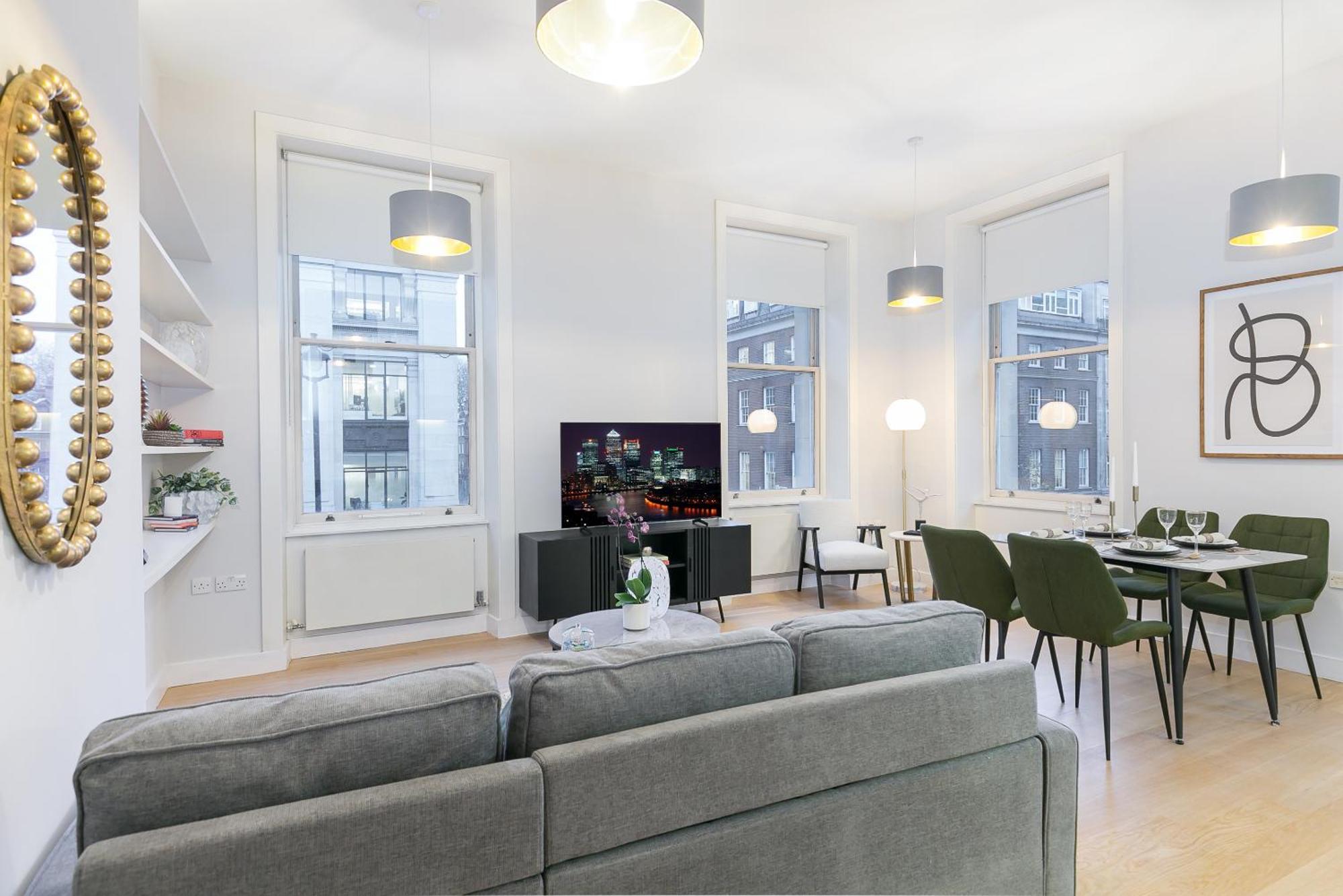 Urban Chic - Baker Street Apartment