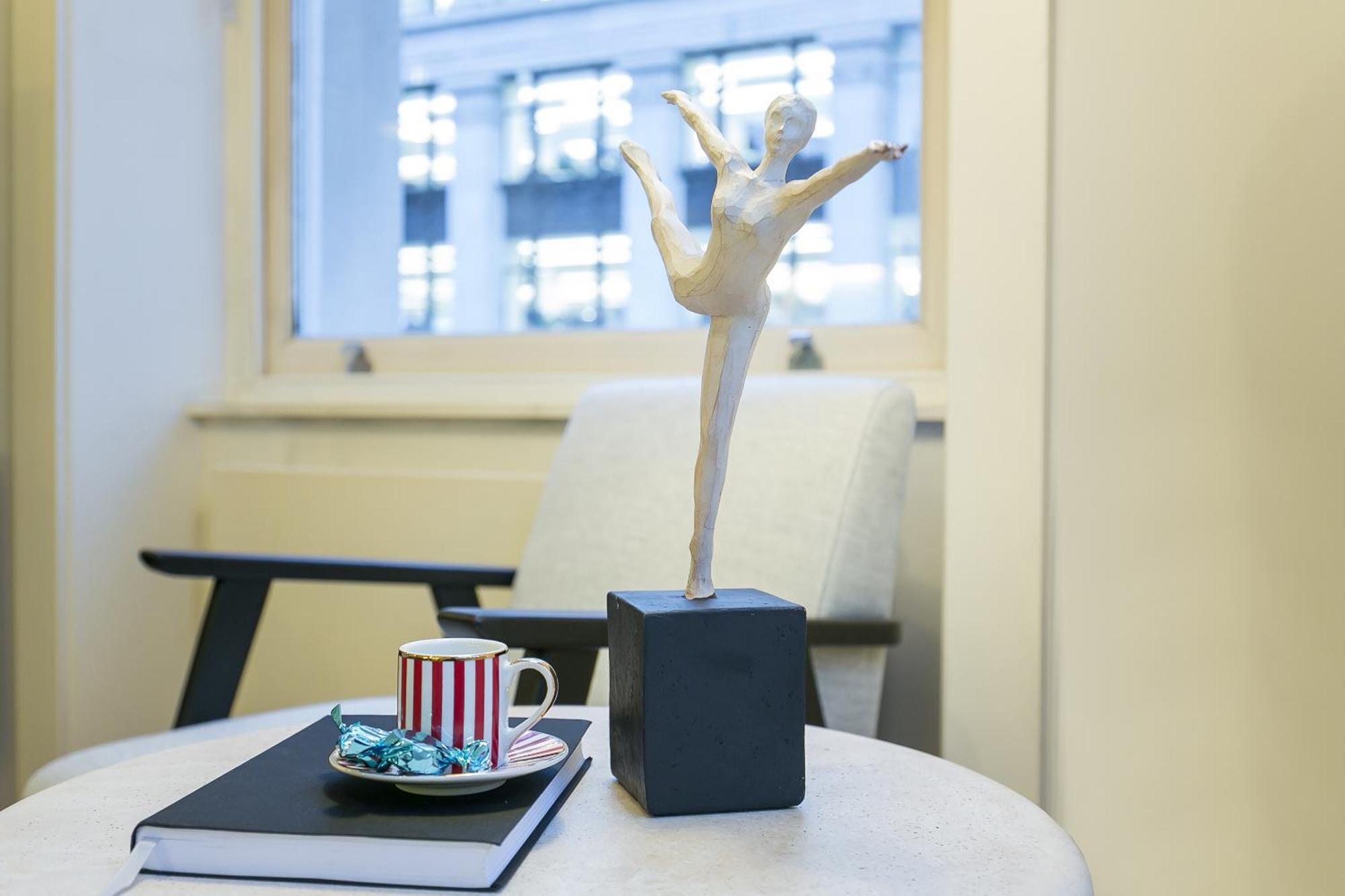 Urban Chic - Baker Street Apartment London