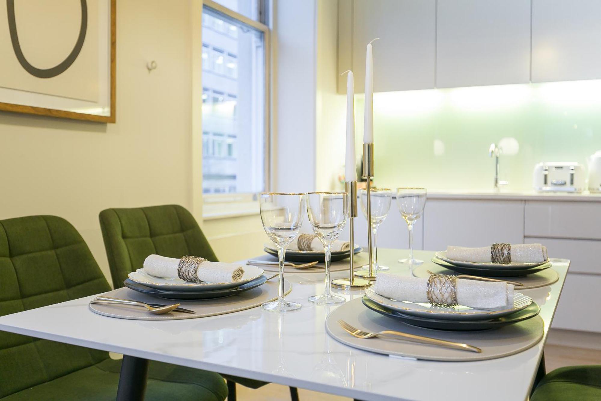 Urban Chic - Baker Street *