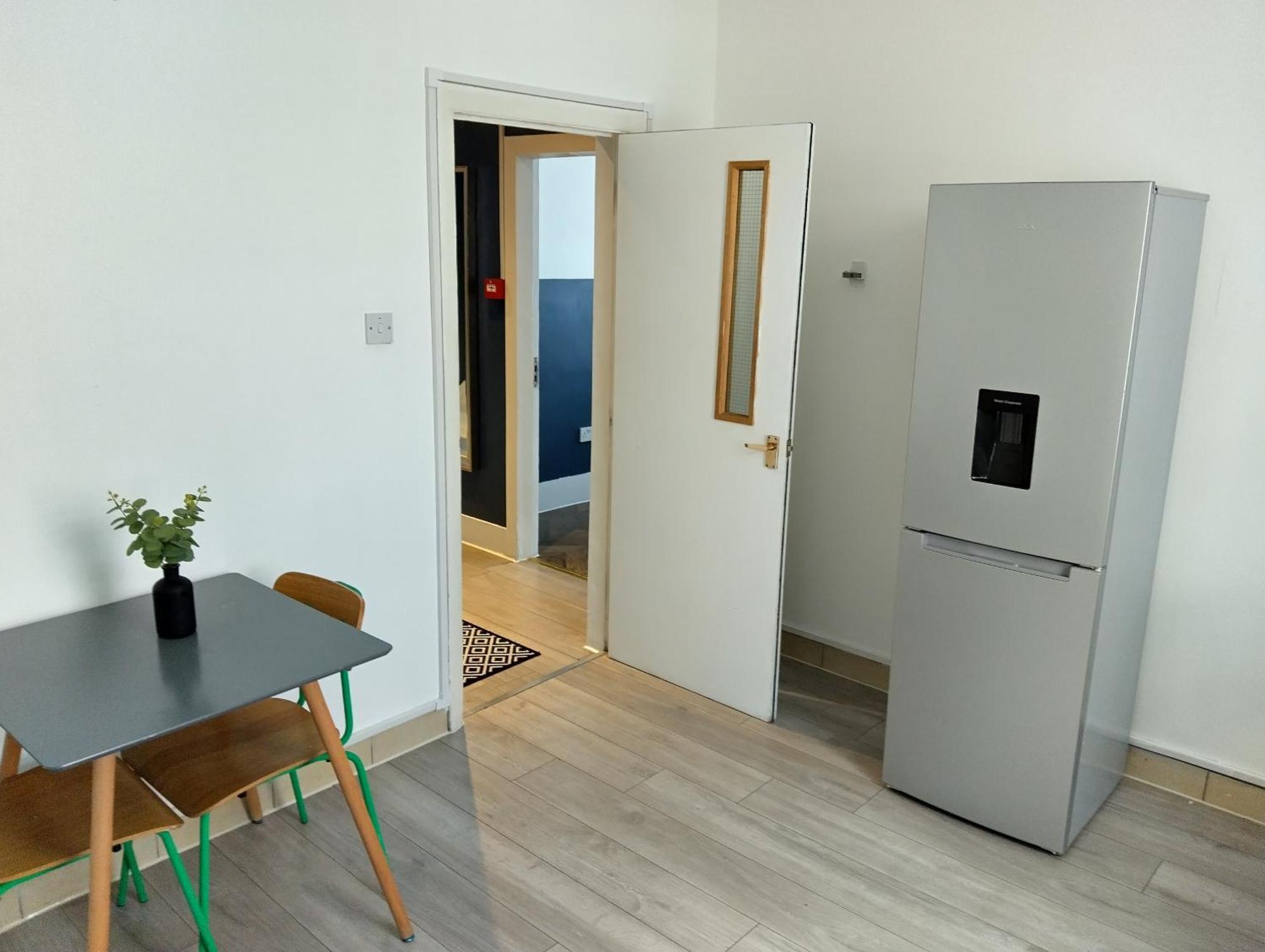 Apartment Spacious 5-bedroom, 4-bathroom In Central Zone 1 *