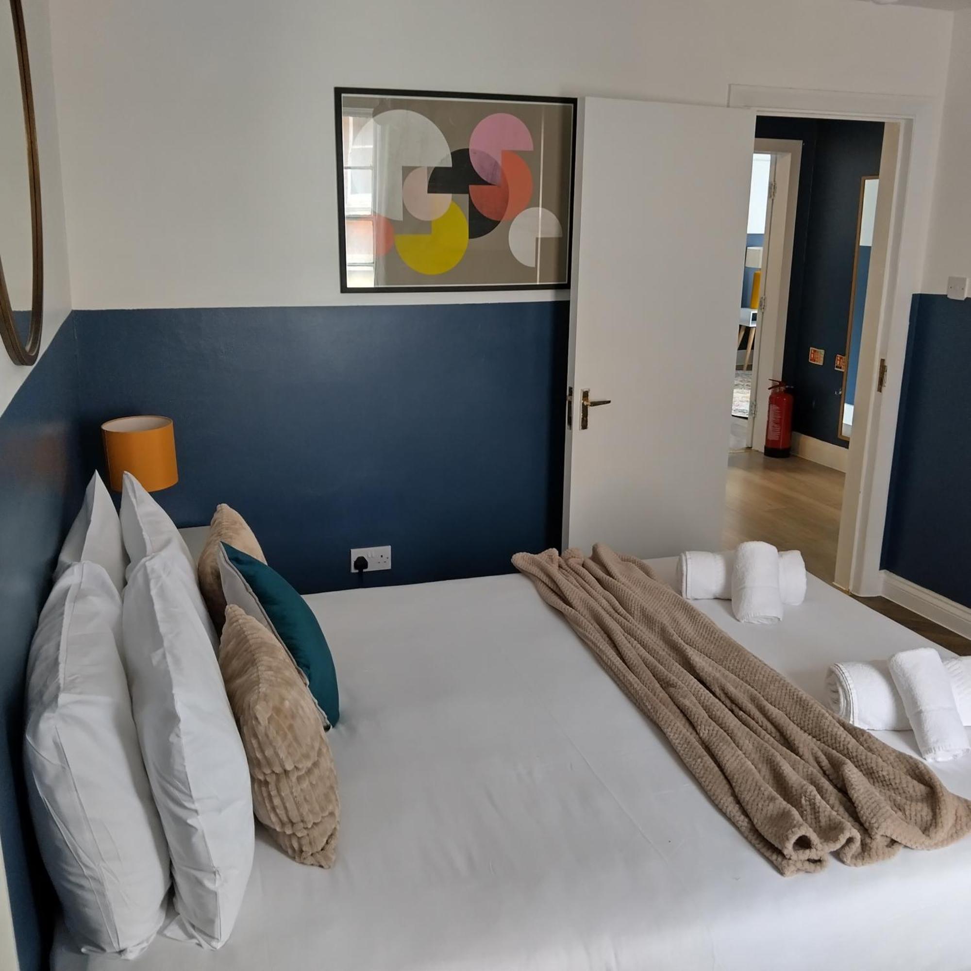 Apartment Spacious 5-bedroom, 4-bathroom In Central Zone 1