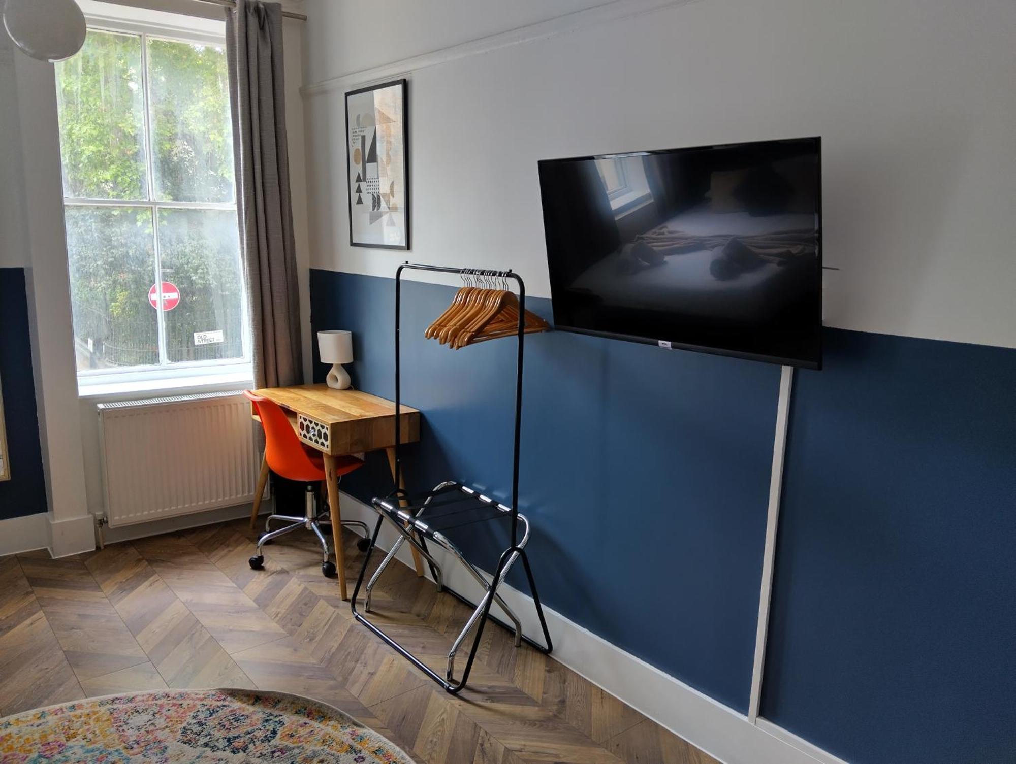 Spacious 5-bedroom, 4-bathroom In Central Zone 1 Apartment London
