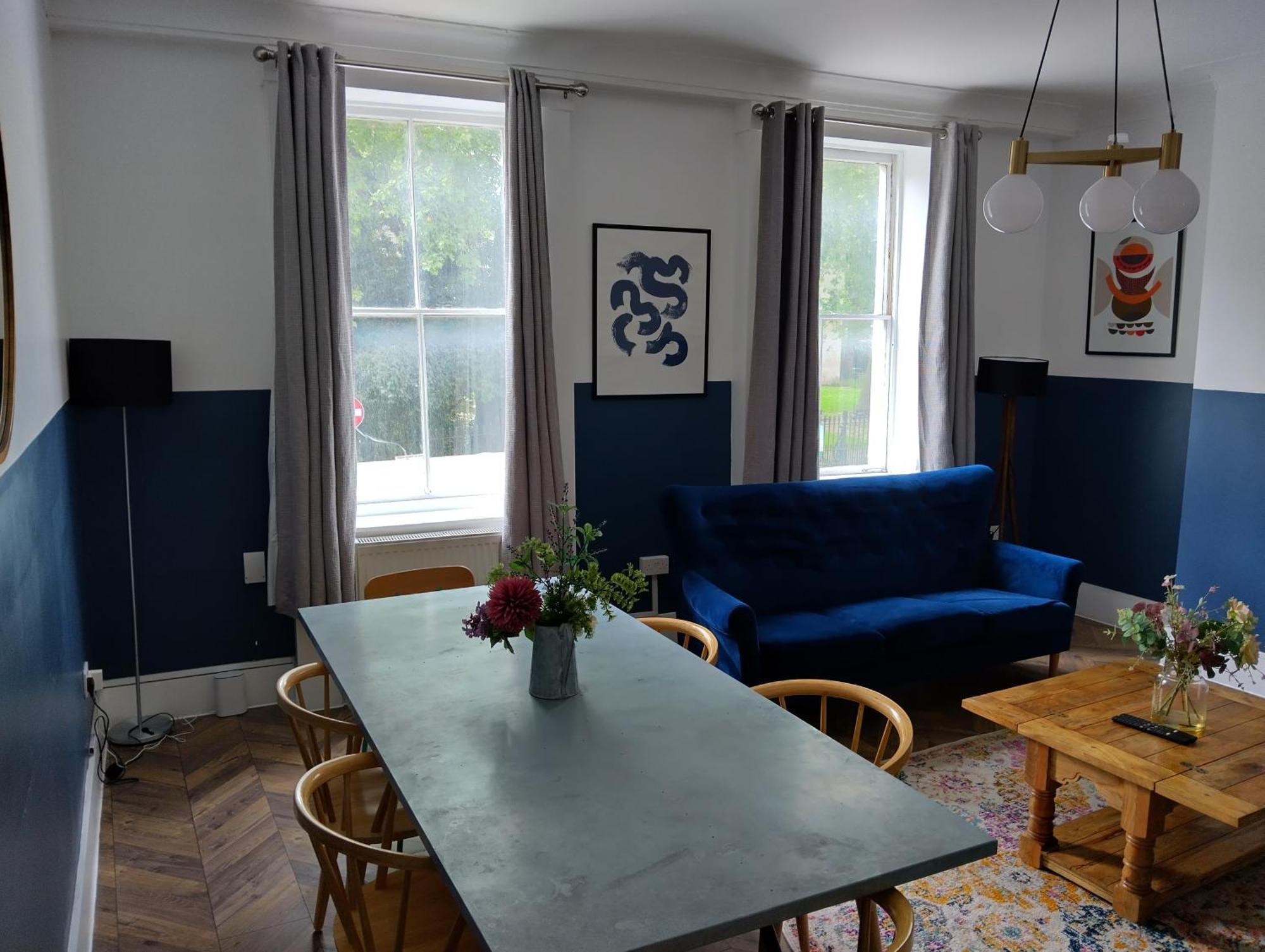 Apartment Spacious 5-bedroom, 4-bathroom In Central Zone 1 *
