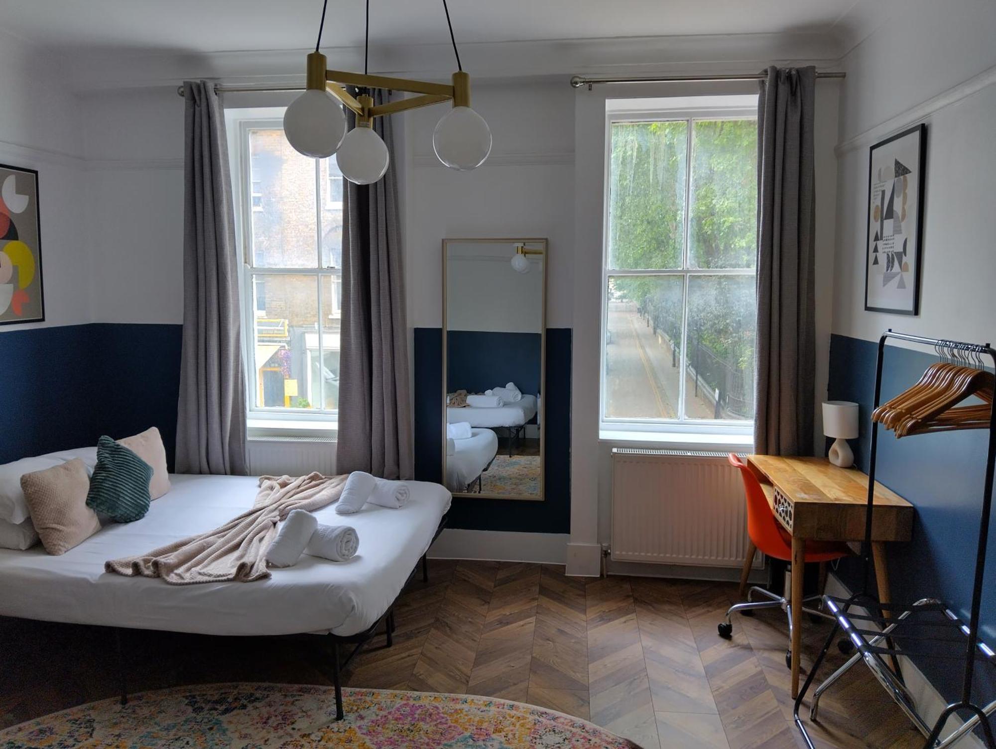 Spacious 5-bedroom, 4-bathroom In Central Zone 1 Apartment *