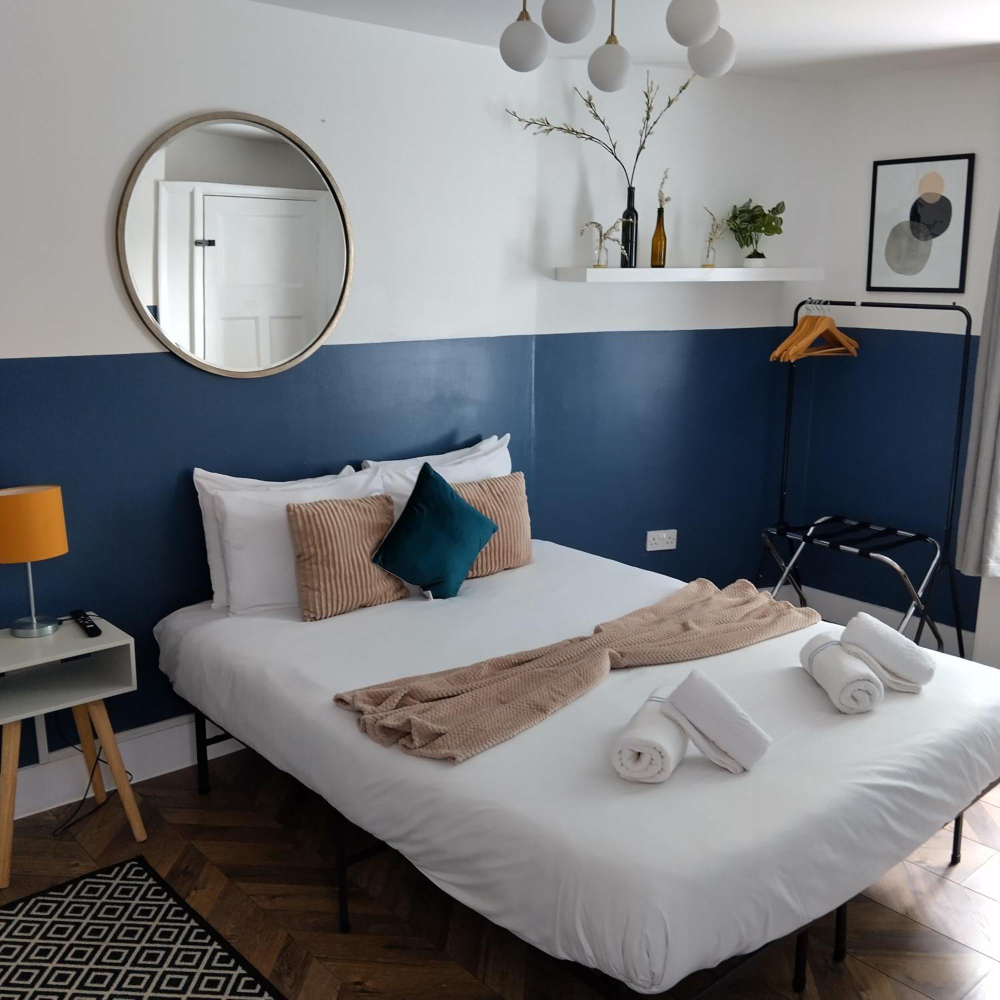 Apartment Spacious 5-bedroom, 4-bathroom In Central Zone 1 *