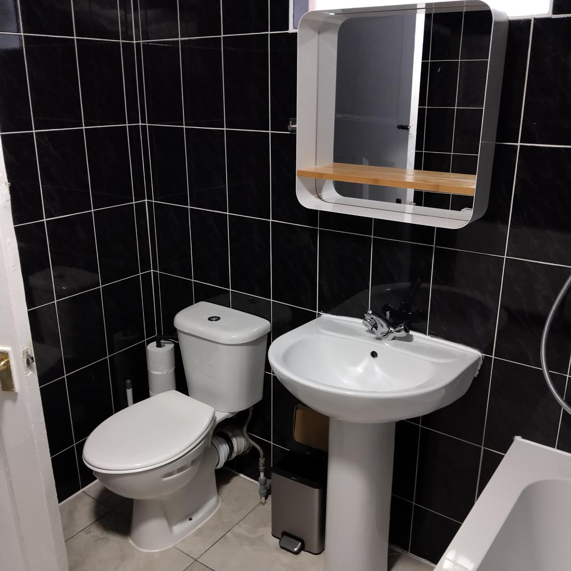 Apartment Spacious 5-bedroom, 4-bathroom In Central Zone 1 *