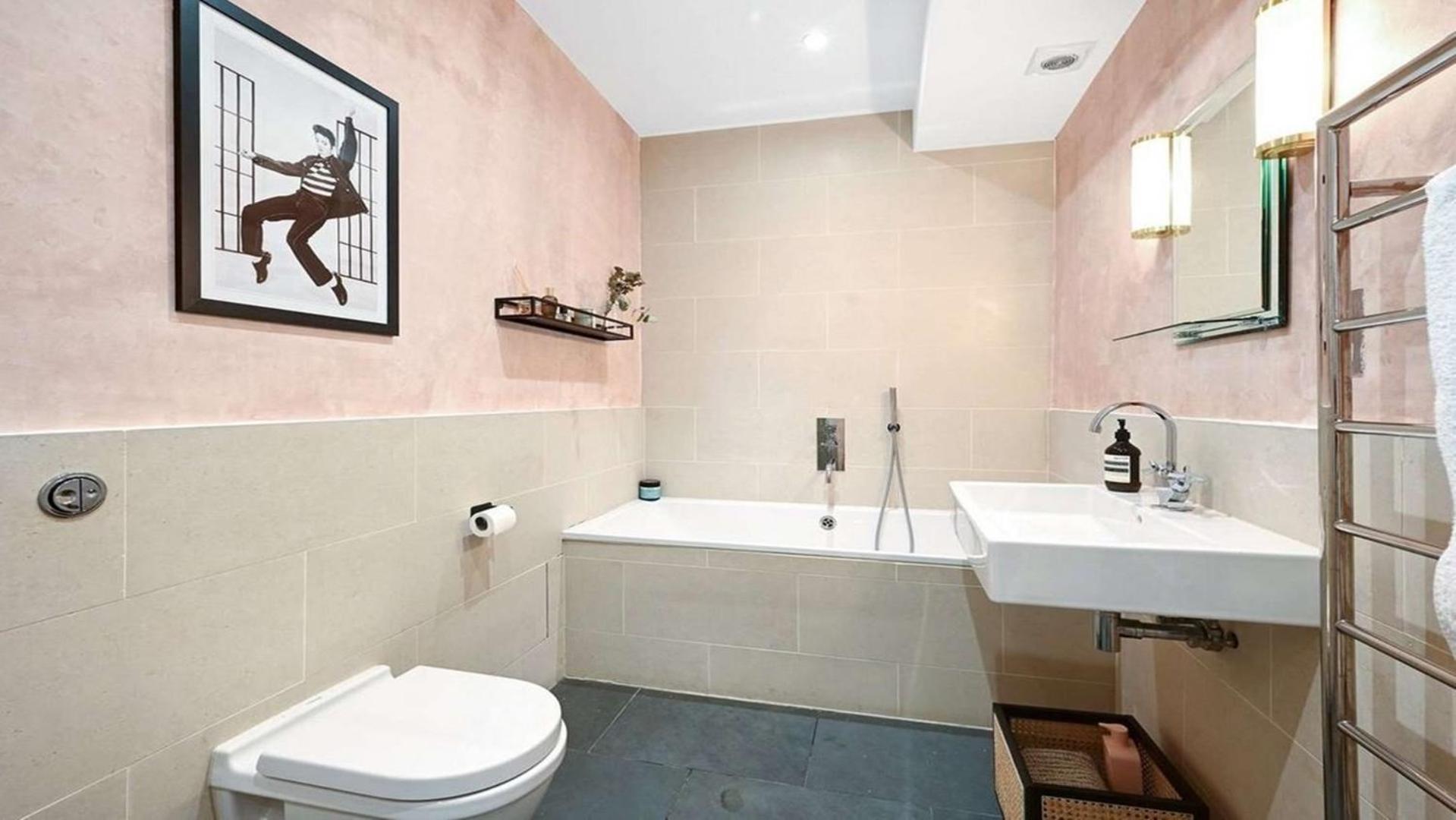 Spacious And Bright 4 Bedroom Flat Londen