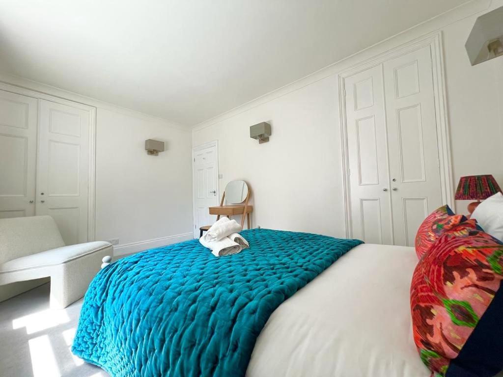 Split Level 2 Bed Apartment- Mayfair Apartamento *