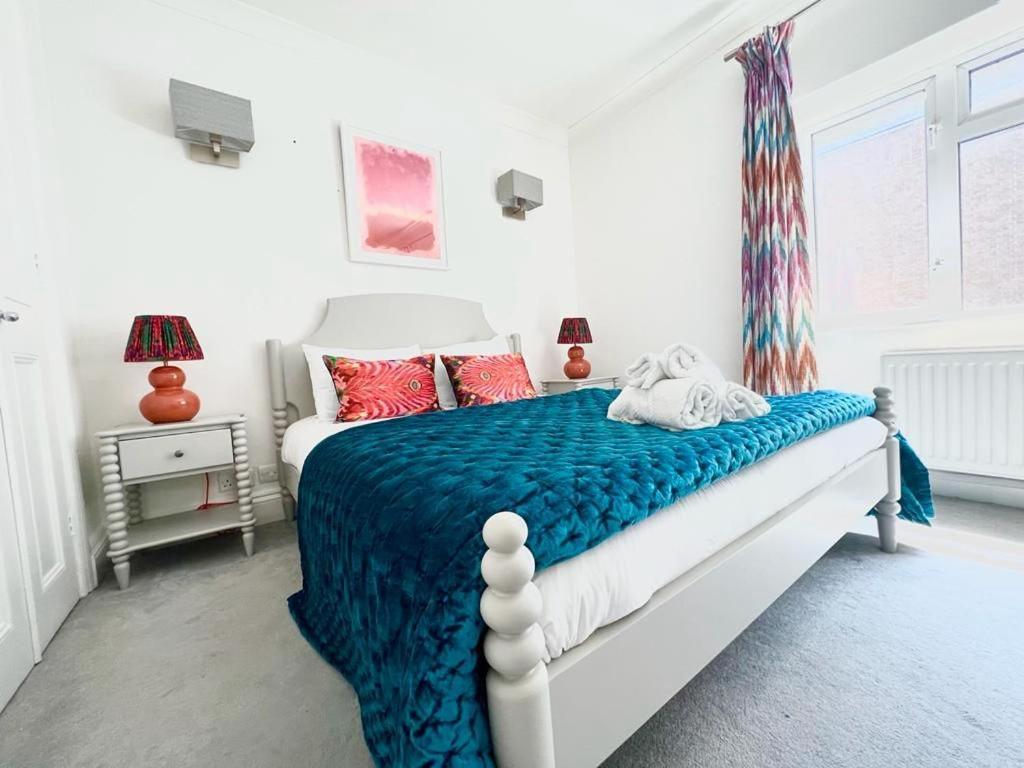 Split Level 2 Bed Apartment- Mayfair Apartamento *