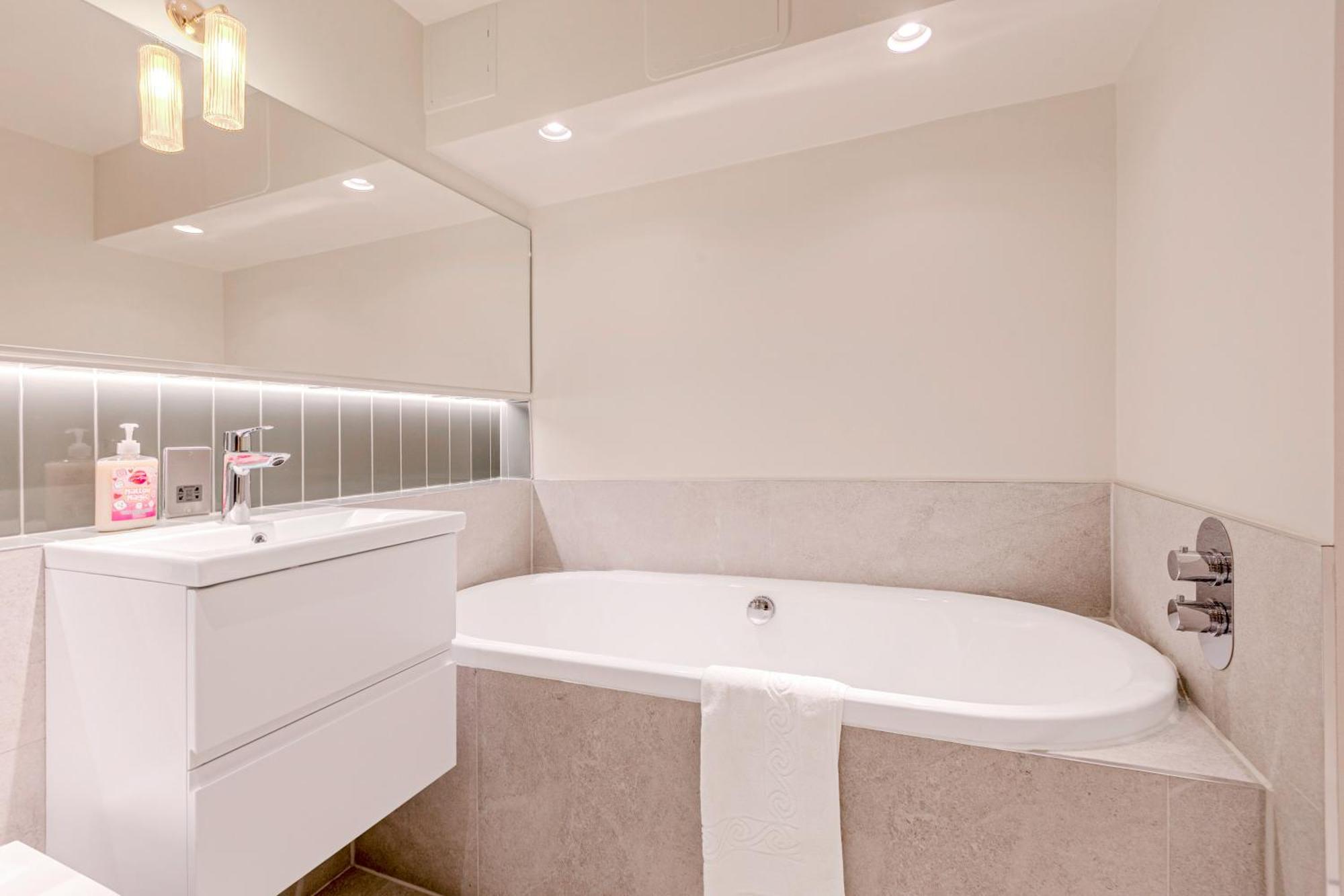 Apartment Modern Serviced 3 Minutes From Blackfriars Station *