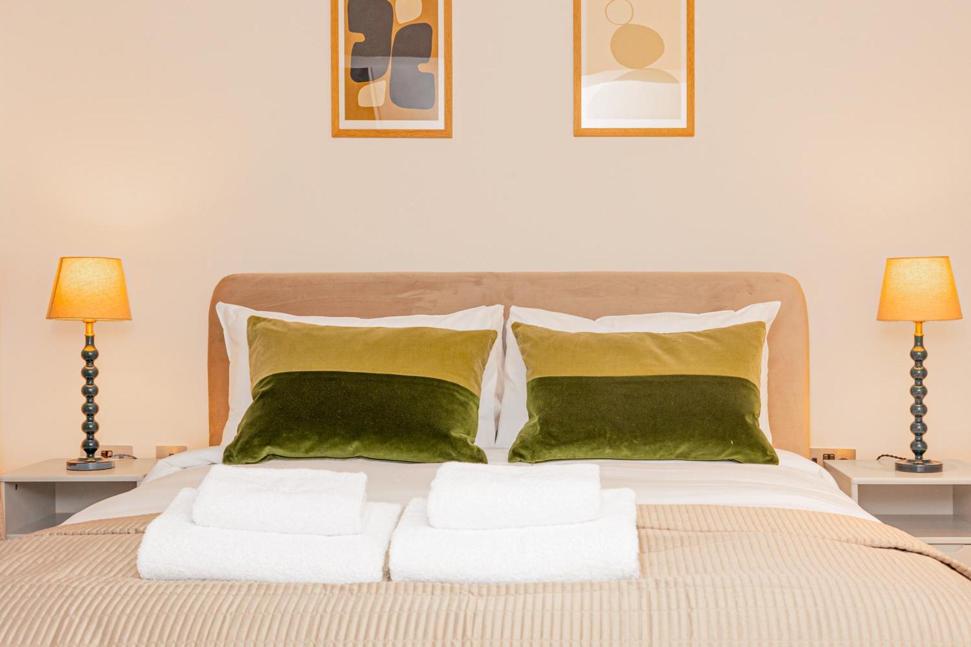 Modern Serviced 3 Minutes From Blackfriars Station Apartment