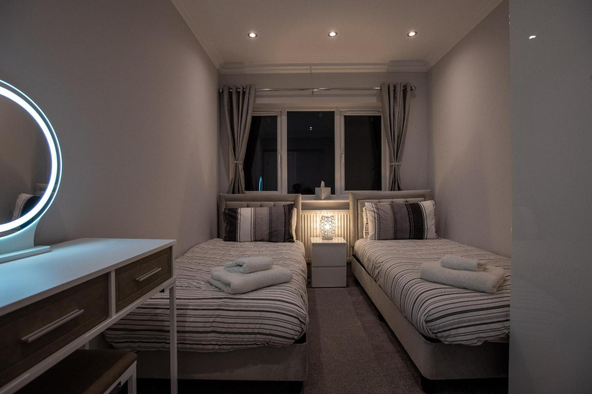 Apartment Luxury Ground Floor 2 Bedroom *