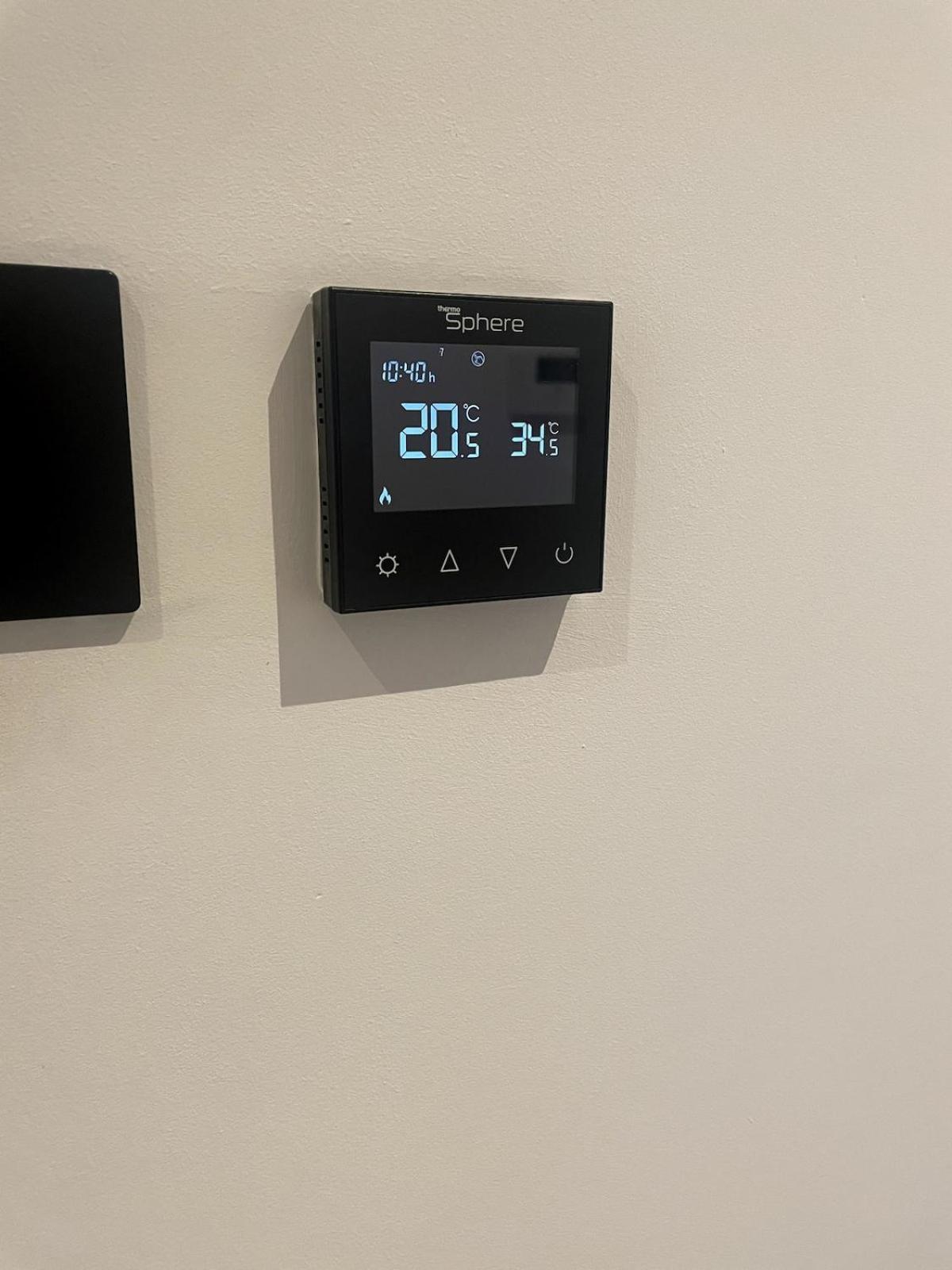 Apartment Stylish New Build Flat In