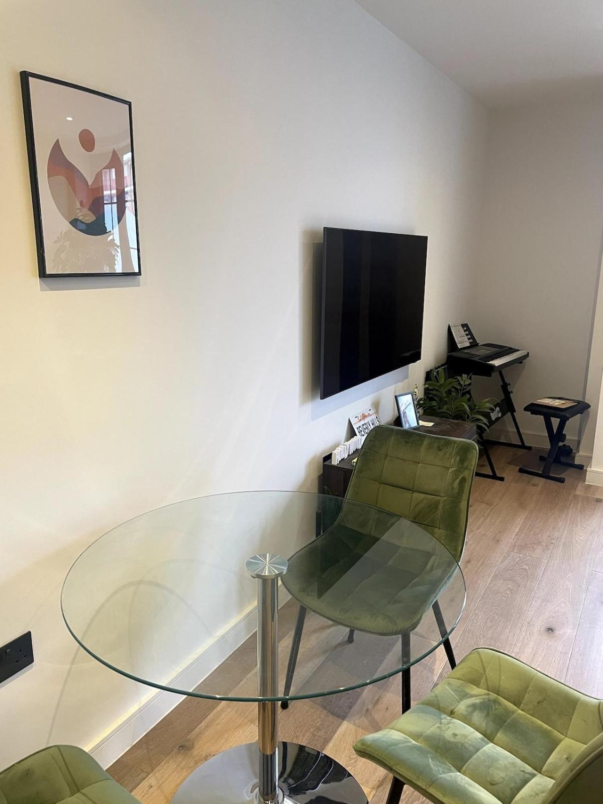 Apartment Stylish New Build Flat In London