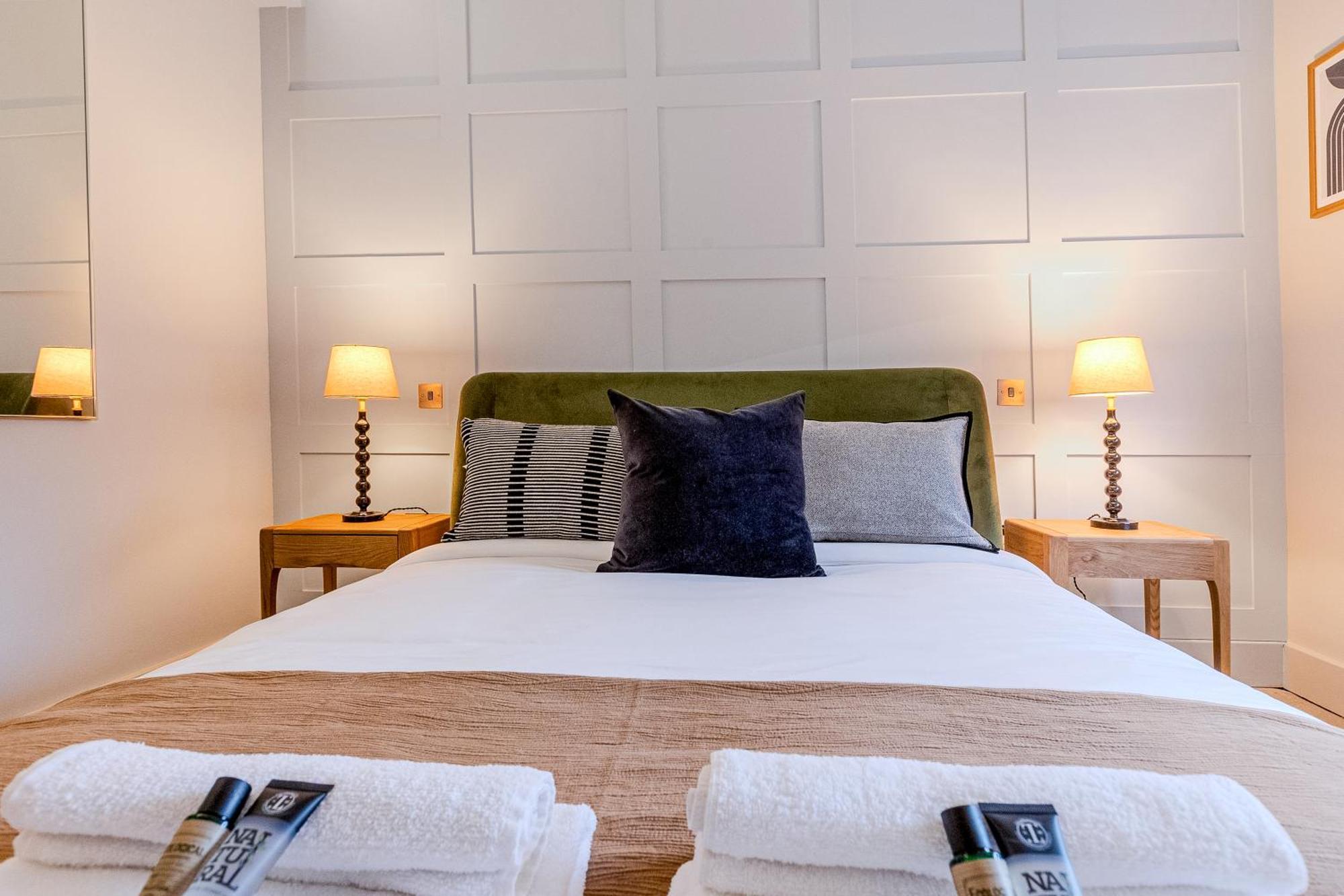 Modern Serviced 3 Minutes From Blackfriars Station Apartment