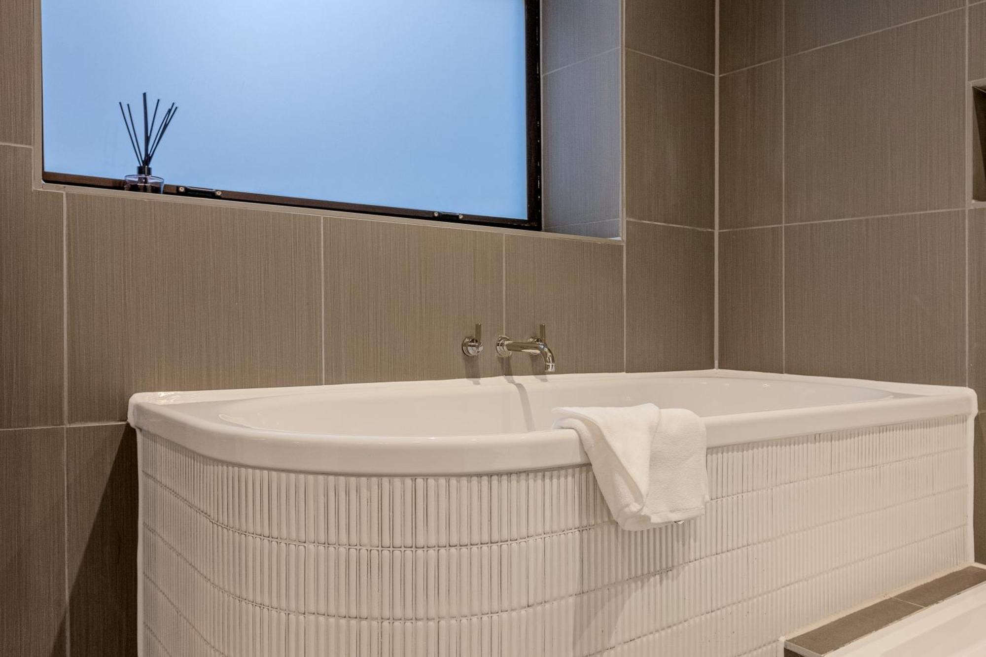 Modern Serviced 3 Minutes From Blackfriars Station Apartment