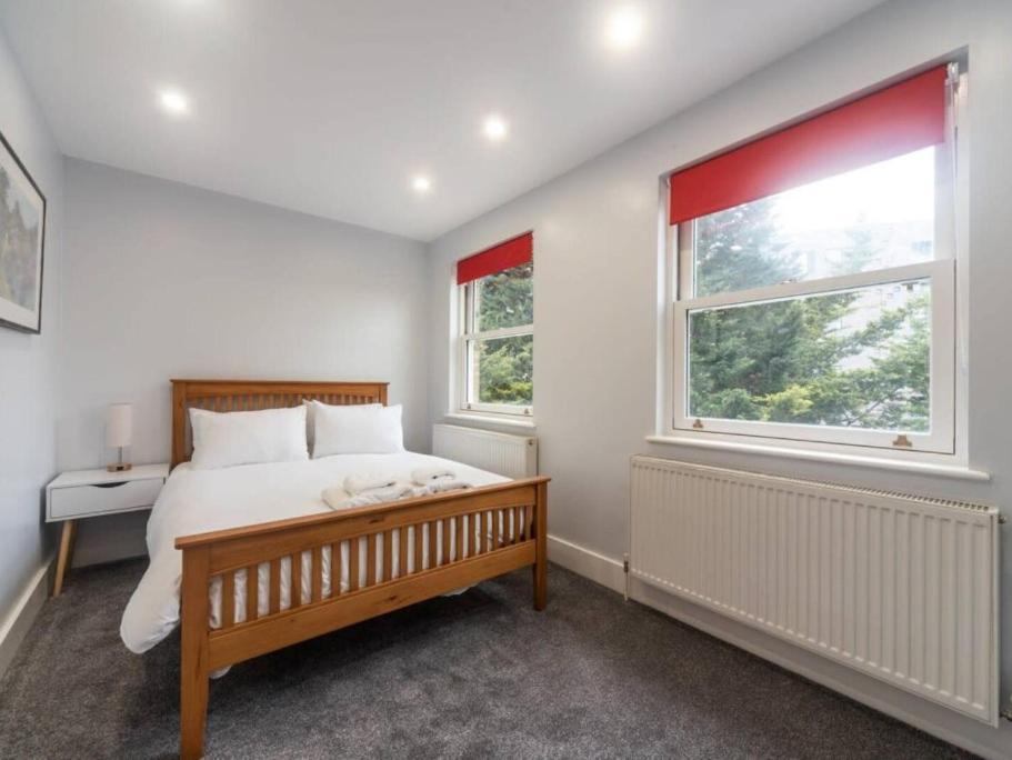 St John's Hill Duplex * London