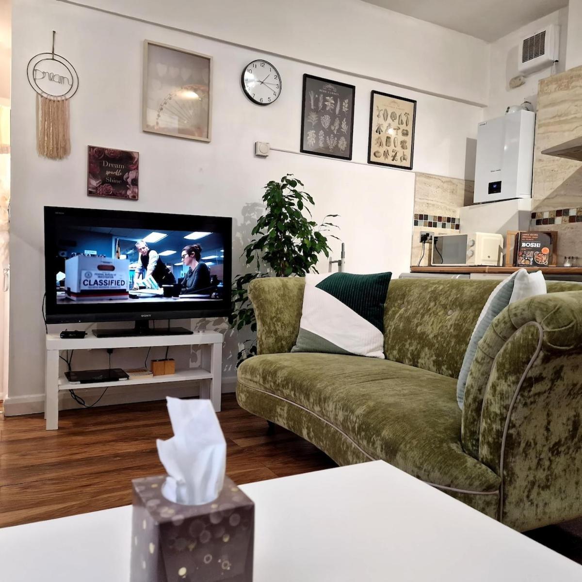 Bright 1 Bedroom In Apartamento