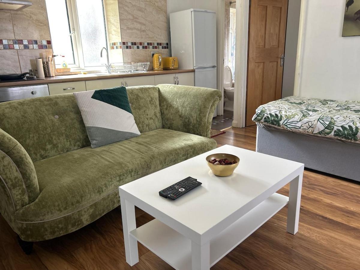 Bright 1 Bedroom In Apartamento