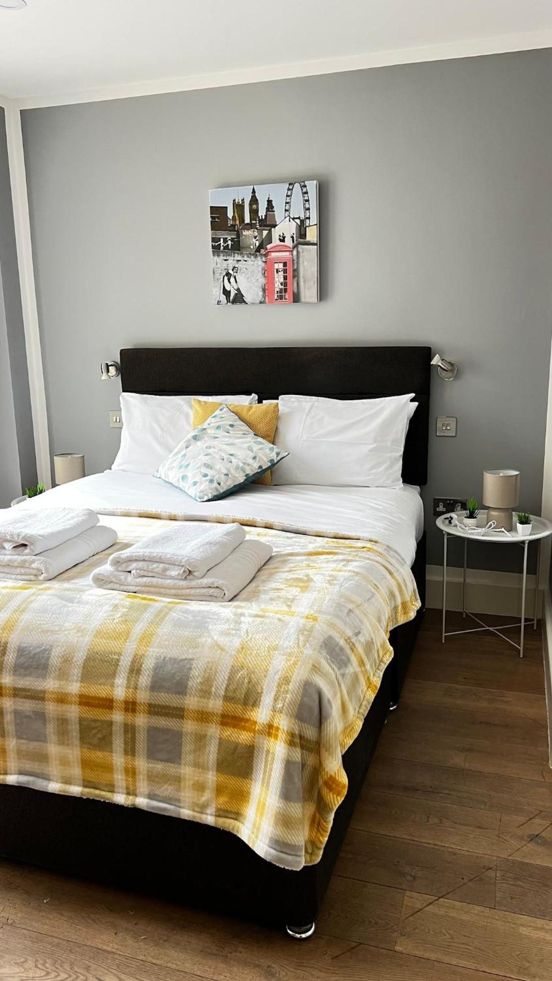 Apartment Prestige Lux 3bed 2bath Juliet Balcony On River Notting Hill London