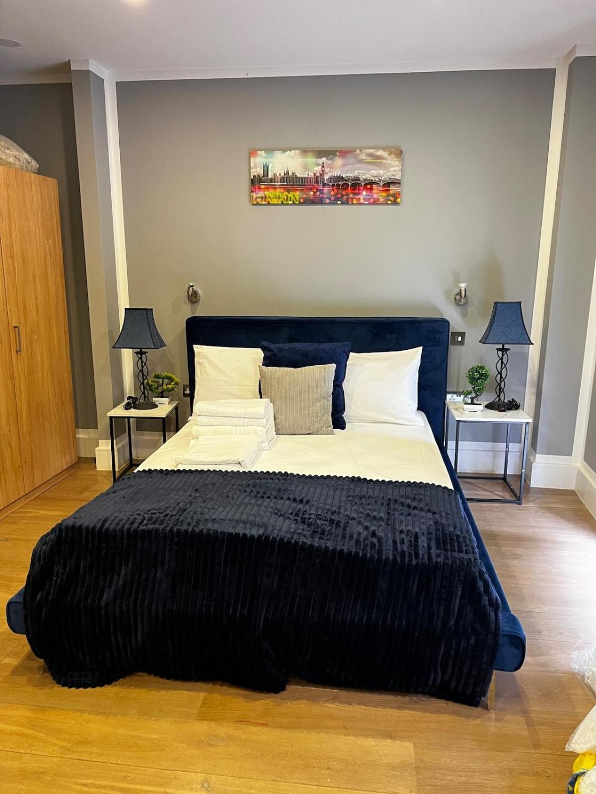 Prestige Lux 3bed 2bath Juliet Balcony On River Notting Hill Apartment London