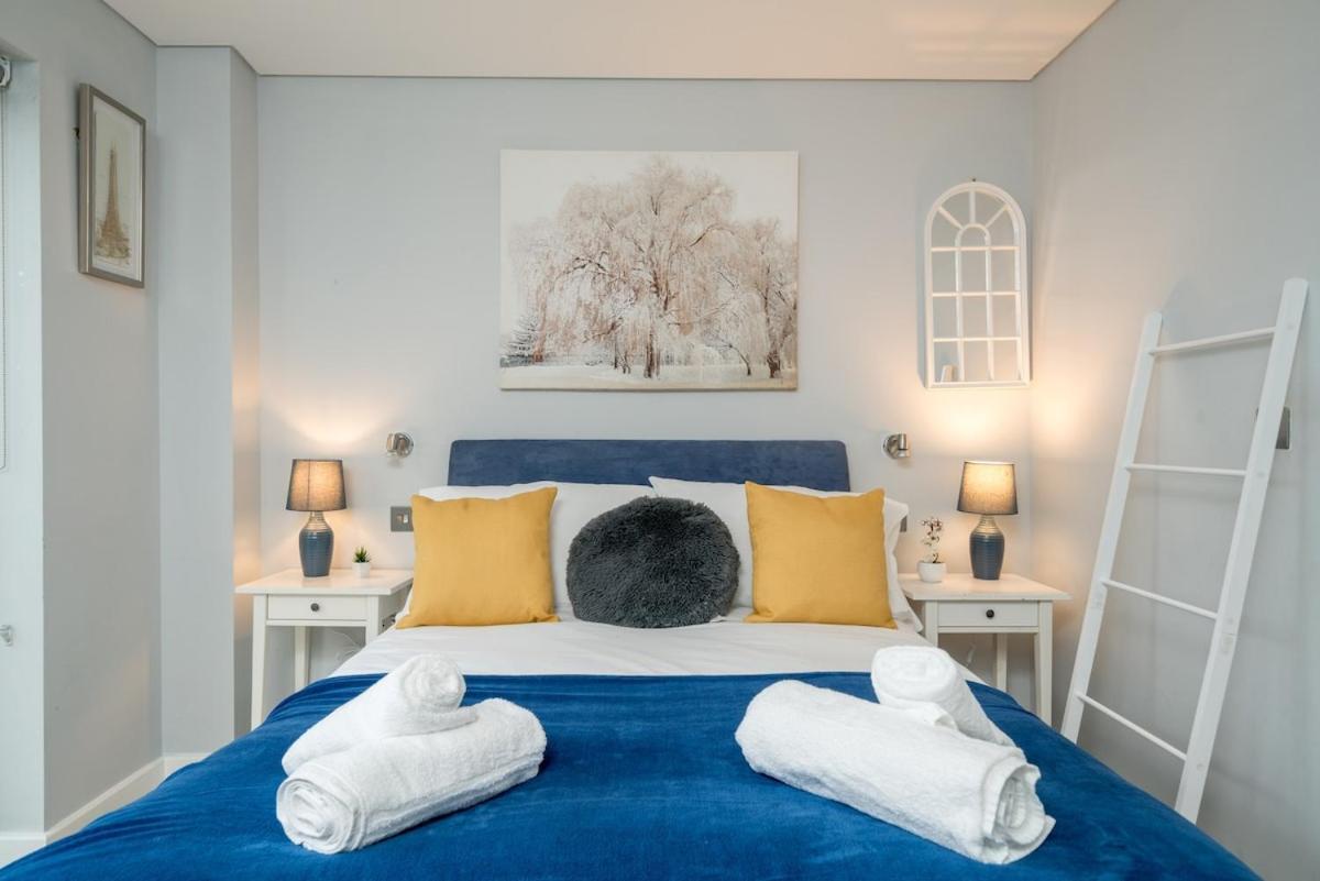 Prestige Lux 3bed 2bath Juliet Balcony On River Notting Hill