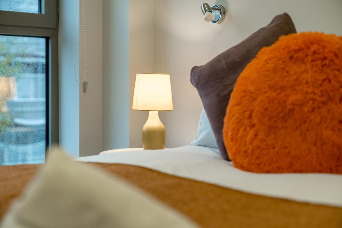Prestige Lux 3bed 2bath Juliet Balcony On River Notting Hill