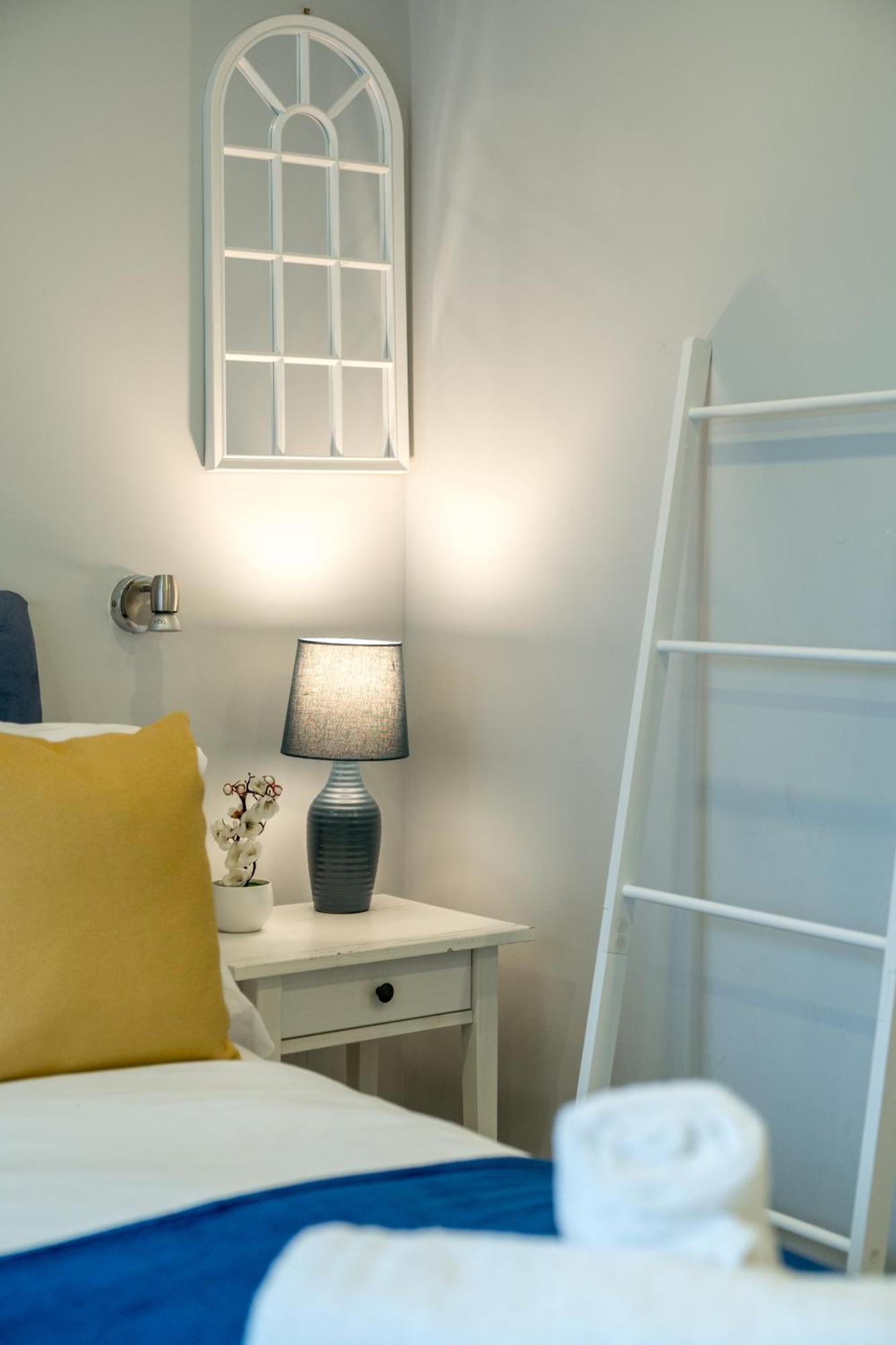 Style Lux 3bed 2bath Balcony On River Notting Hill Apartment