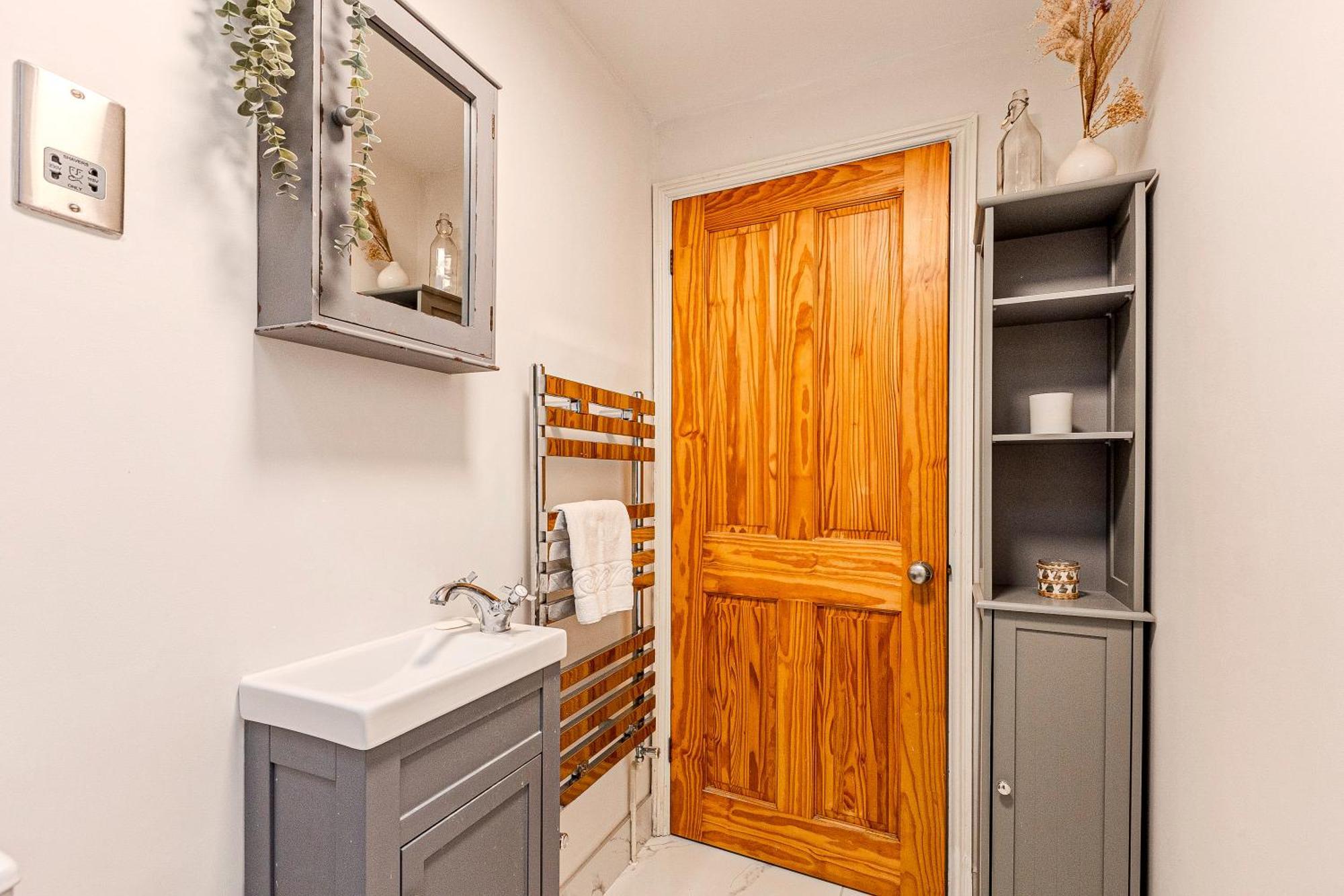Holiday home 3br Flat W Garden In West Kensington, 4min Tube Station