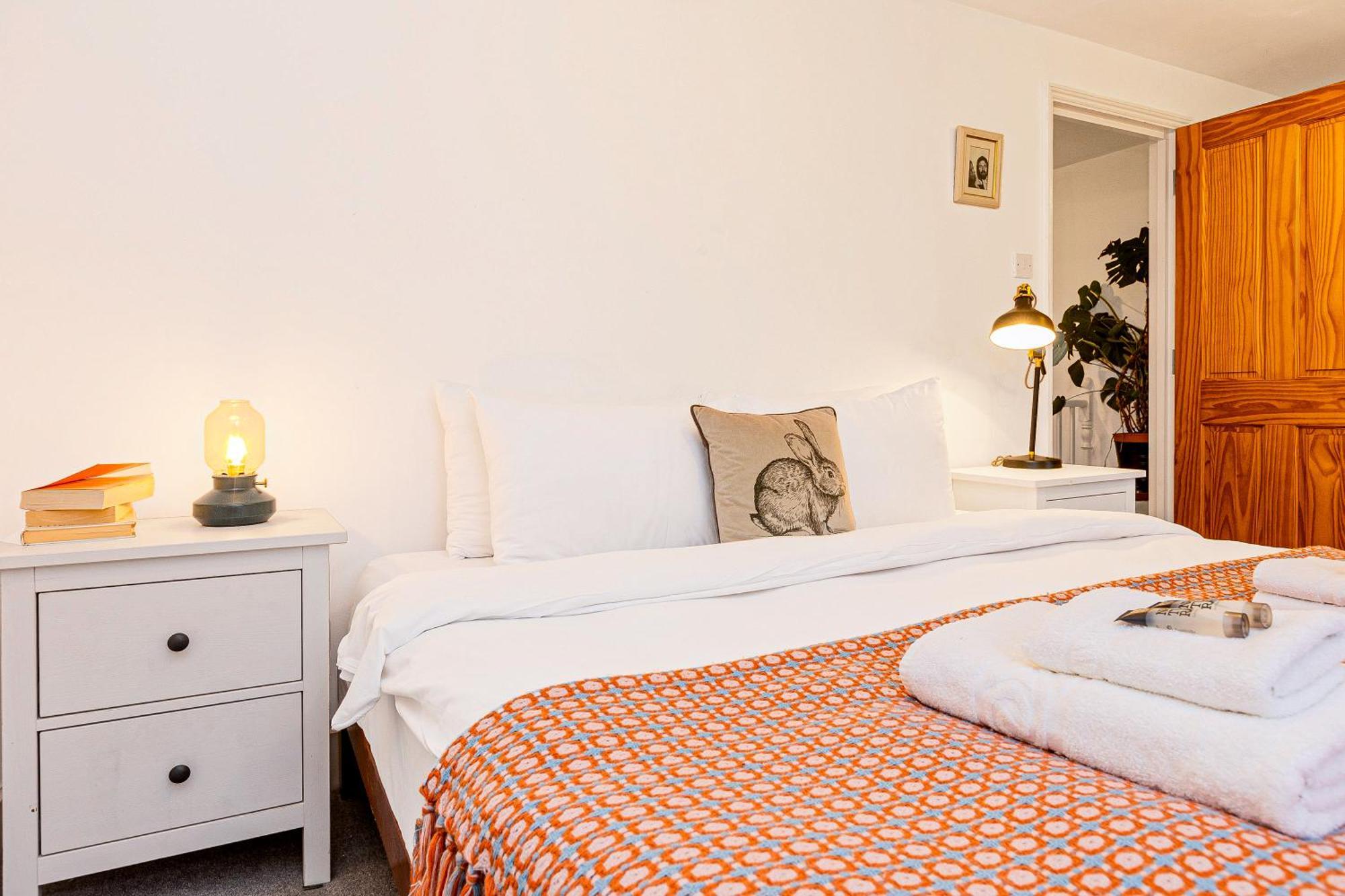 Holiday home 3br Flat W Garden In West Kensington, 4min Tube Station