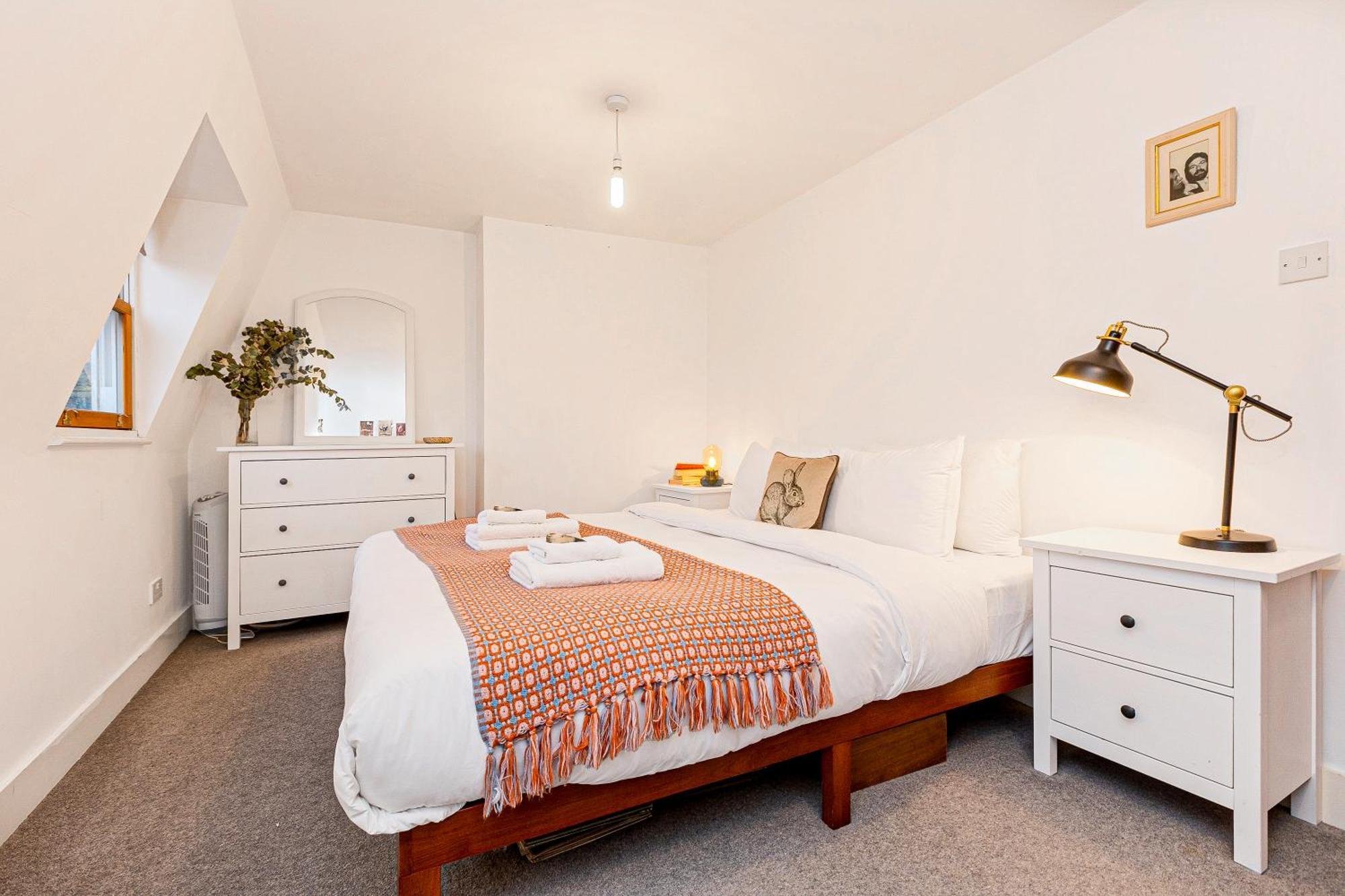 Holiday home 3br Flat W Garden In West Kensington, 4min Tube Station *