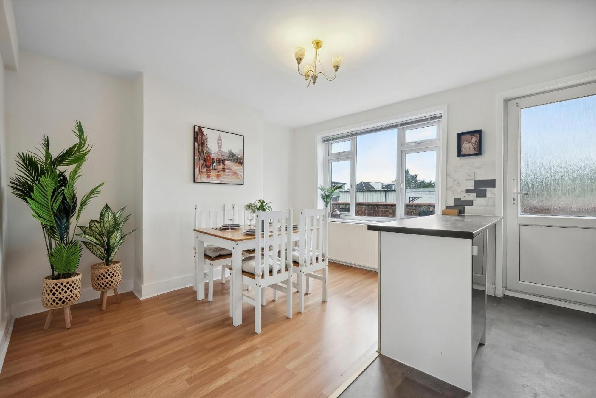 Vichy - Edgware Way 2 Bed Modern Appartement Londen