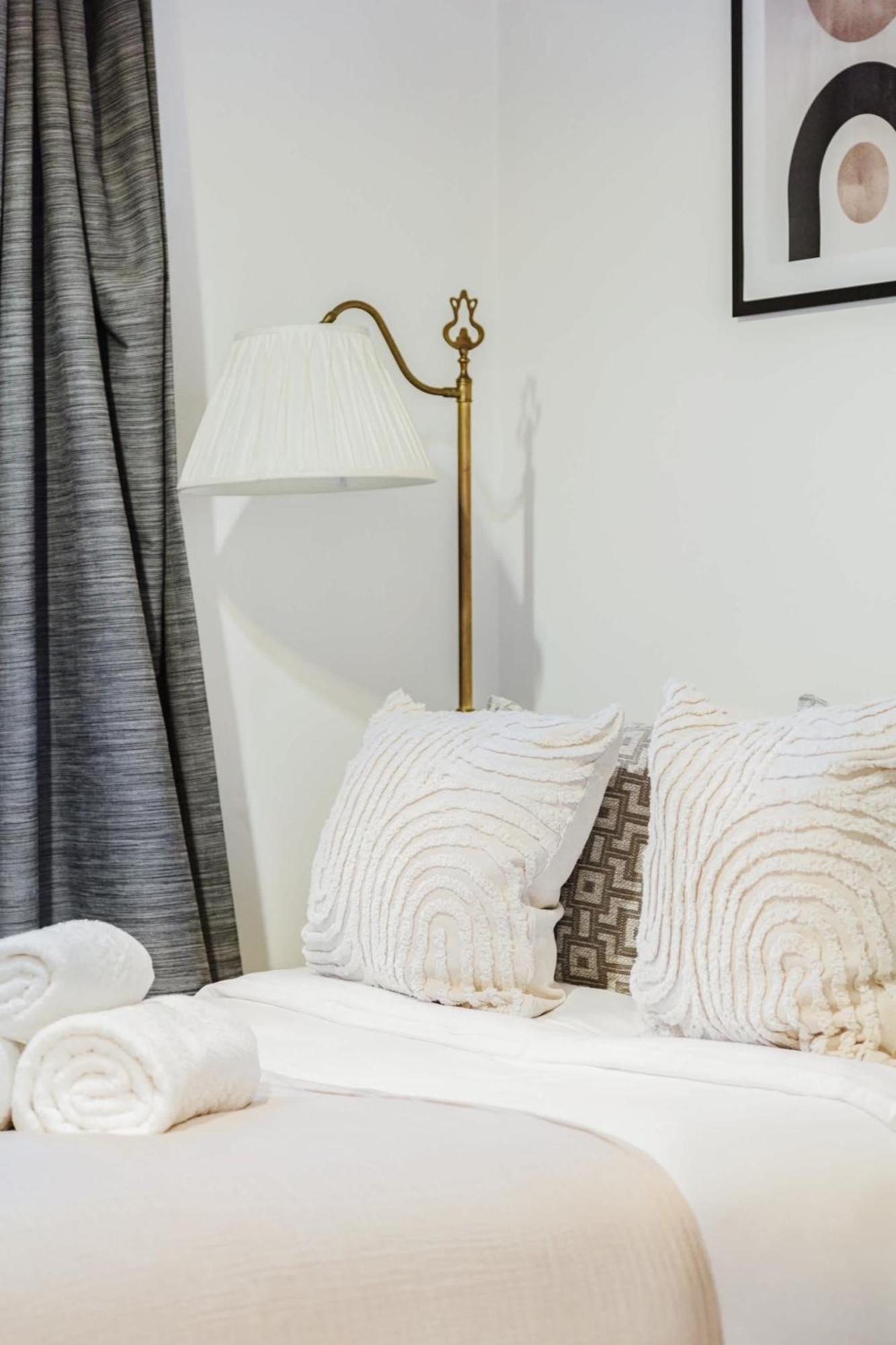 Heart Of The With Balcony - Thames - St Paul's - Cityapartmentstay London