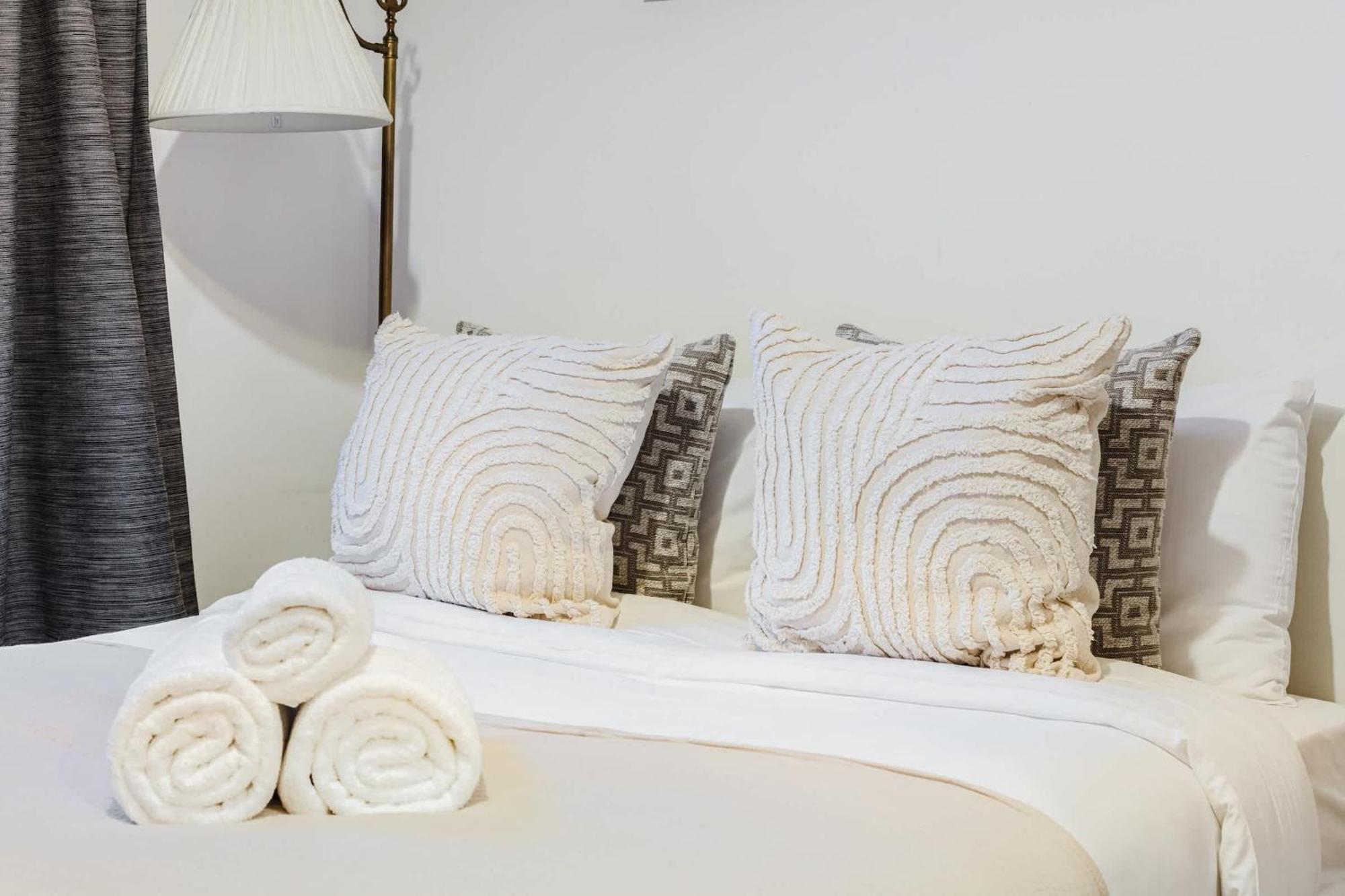 Heart Of The With Balcony - Thames - St Paul's - Cityapartmentstay * London