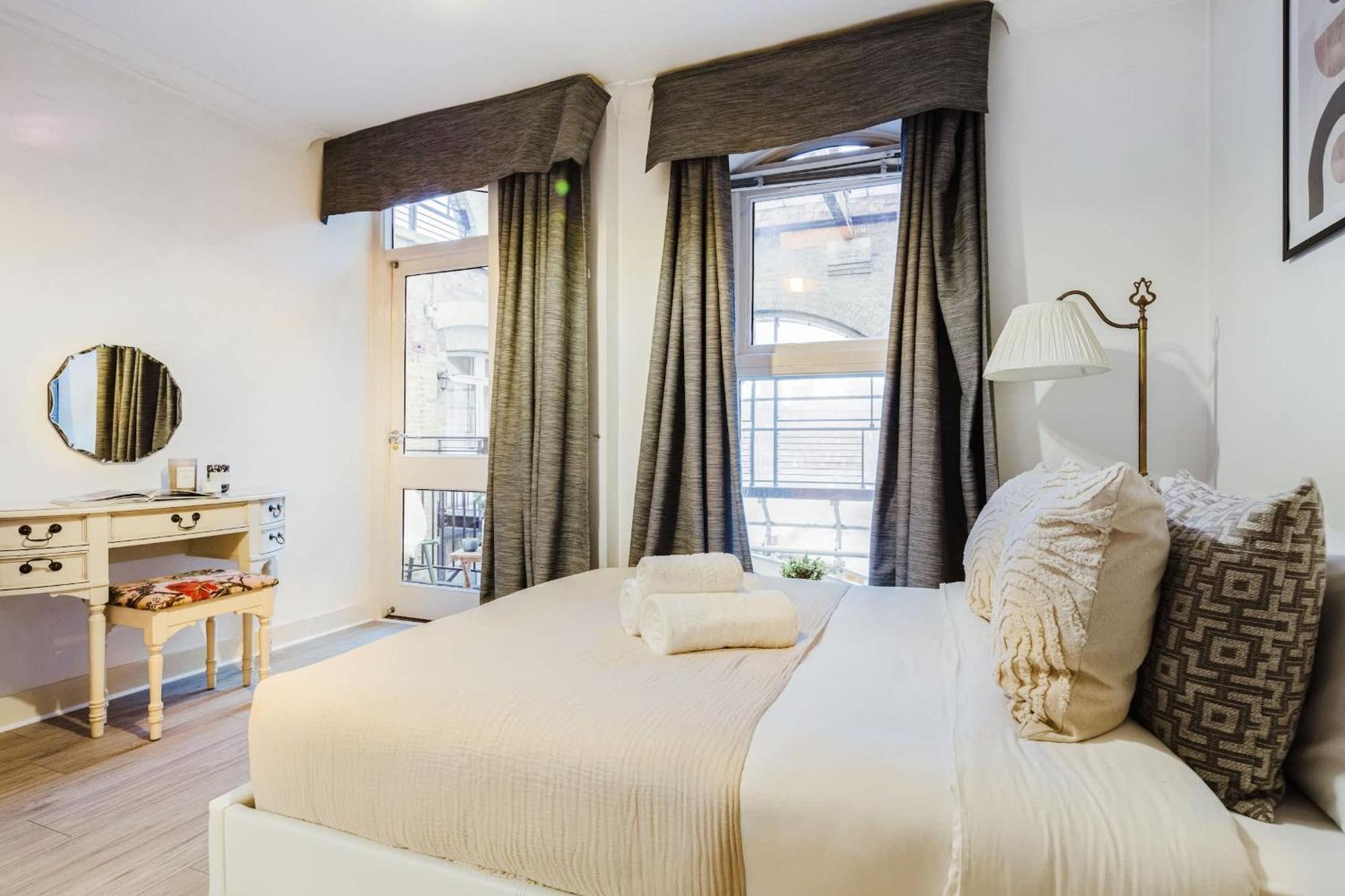 Heart Of The With Balcony - Thames - St Paul's - Cityapartmentstay Apartment London