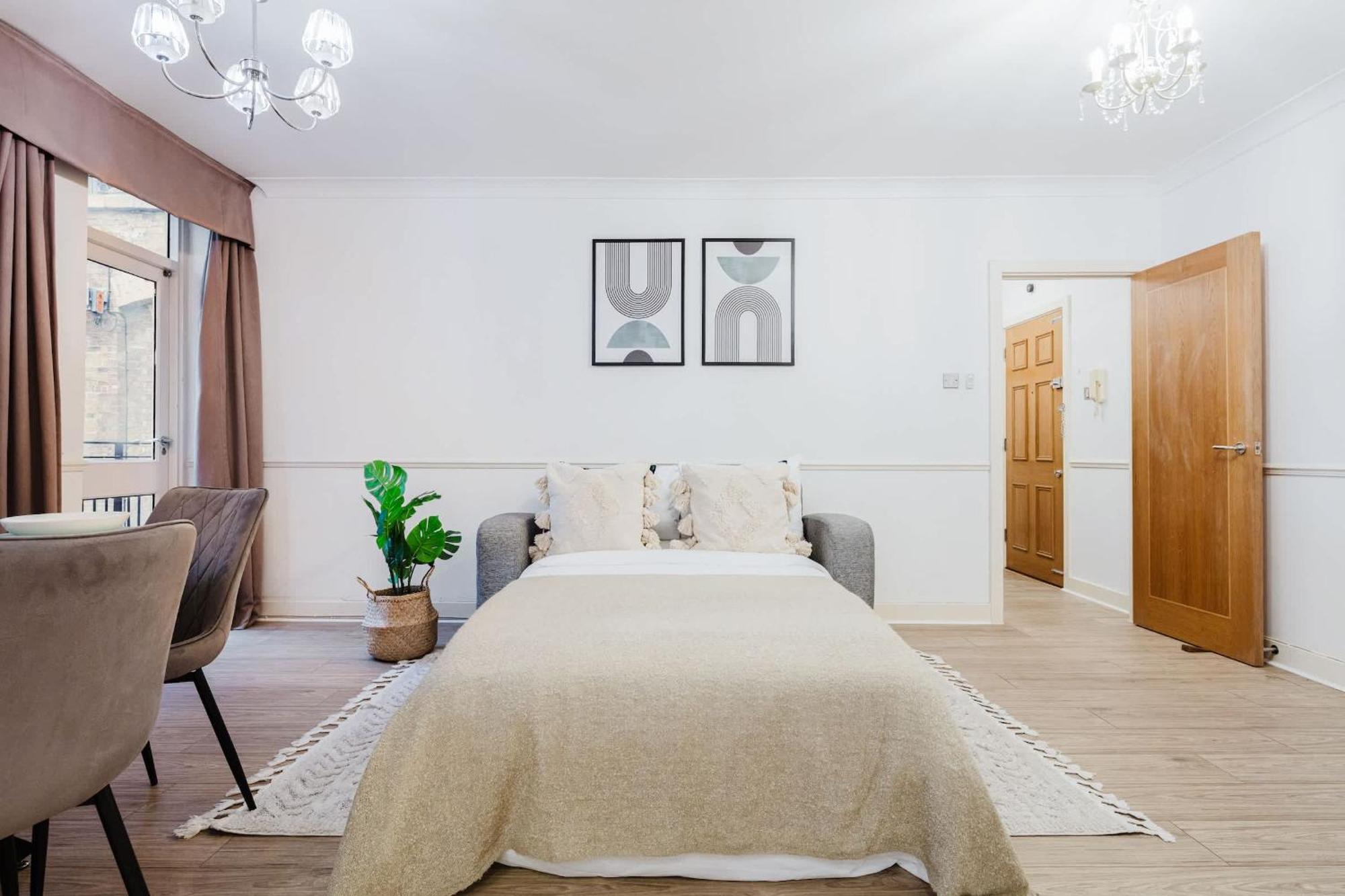 Heart Of The With Balcony - Thames - St Paul's - Cityapartmentstay * London
