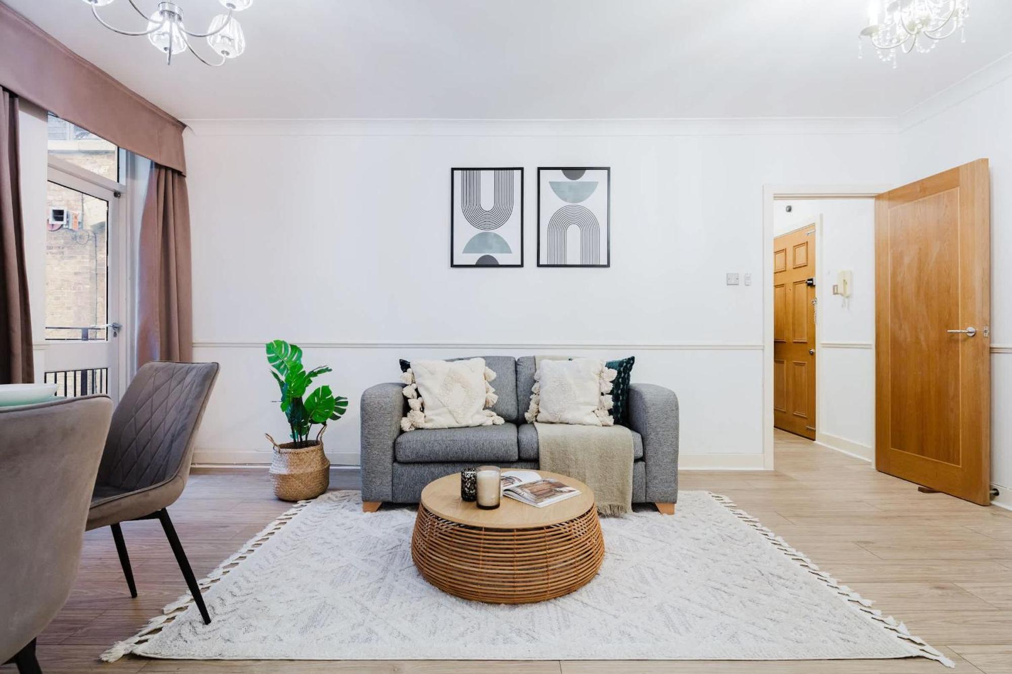 Heart Of The With Balcony - Thames - St Paul's - Cityapartmentstay *