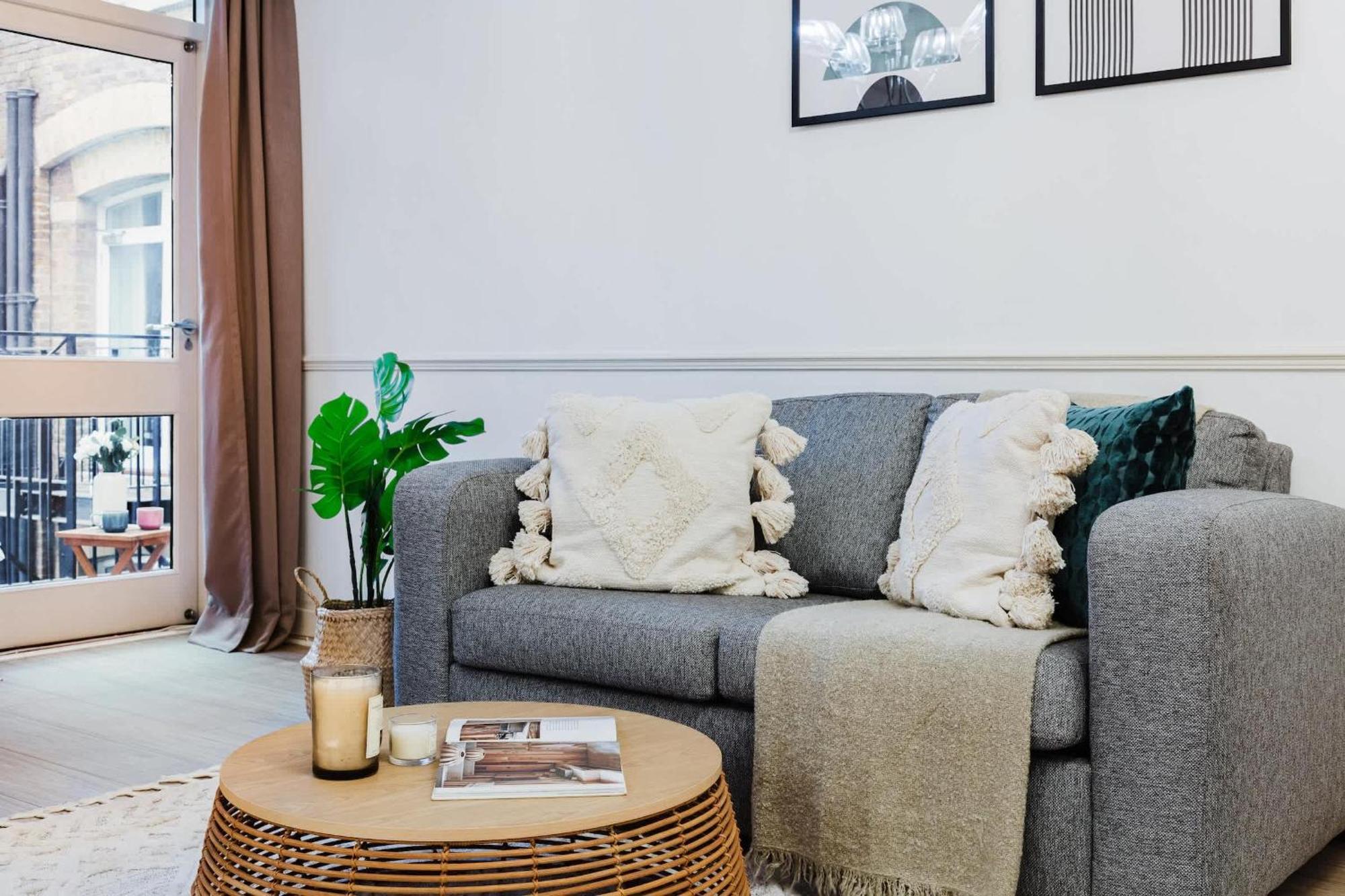 Heart Of The With Balcony - Thames - St Paul's - Cityapartmentstay * London